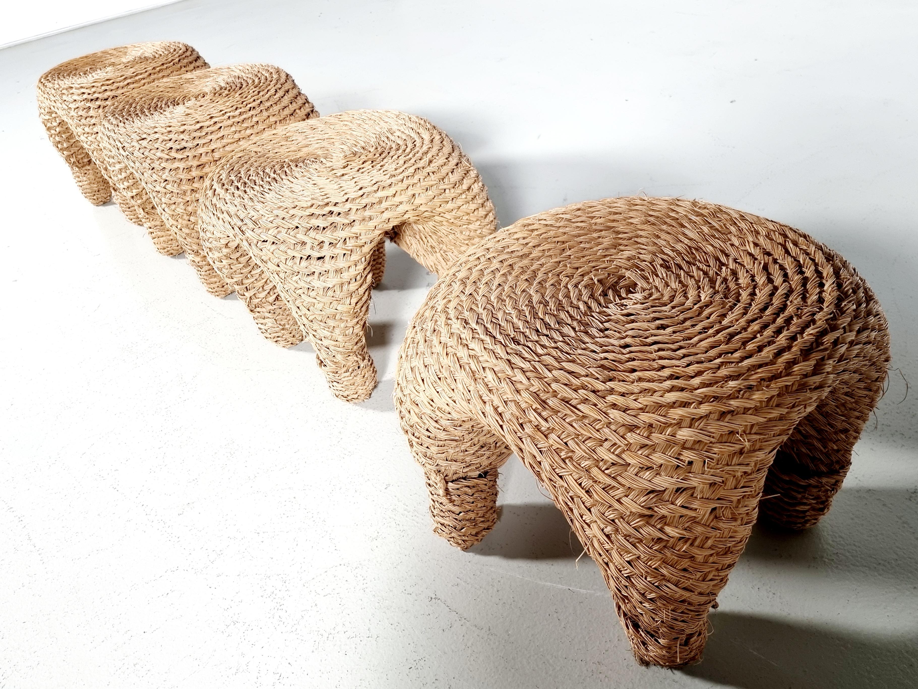 Wicker and pine needle table and stools, France, 1980s For Sale 4