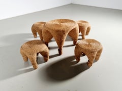 Tisch und Hocker aus Korbgeflecht und Kiefernnadeln, Frankreich, 1980er Jahre