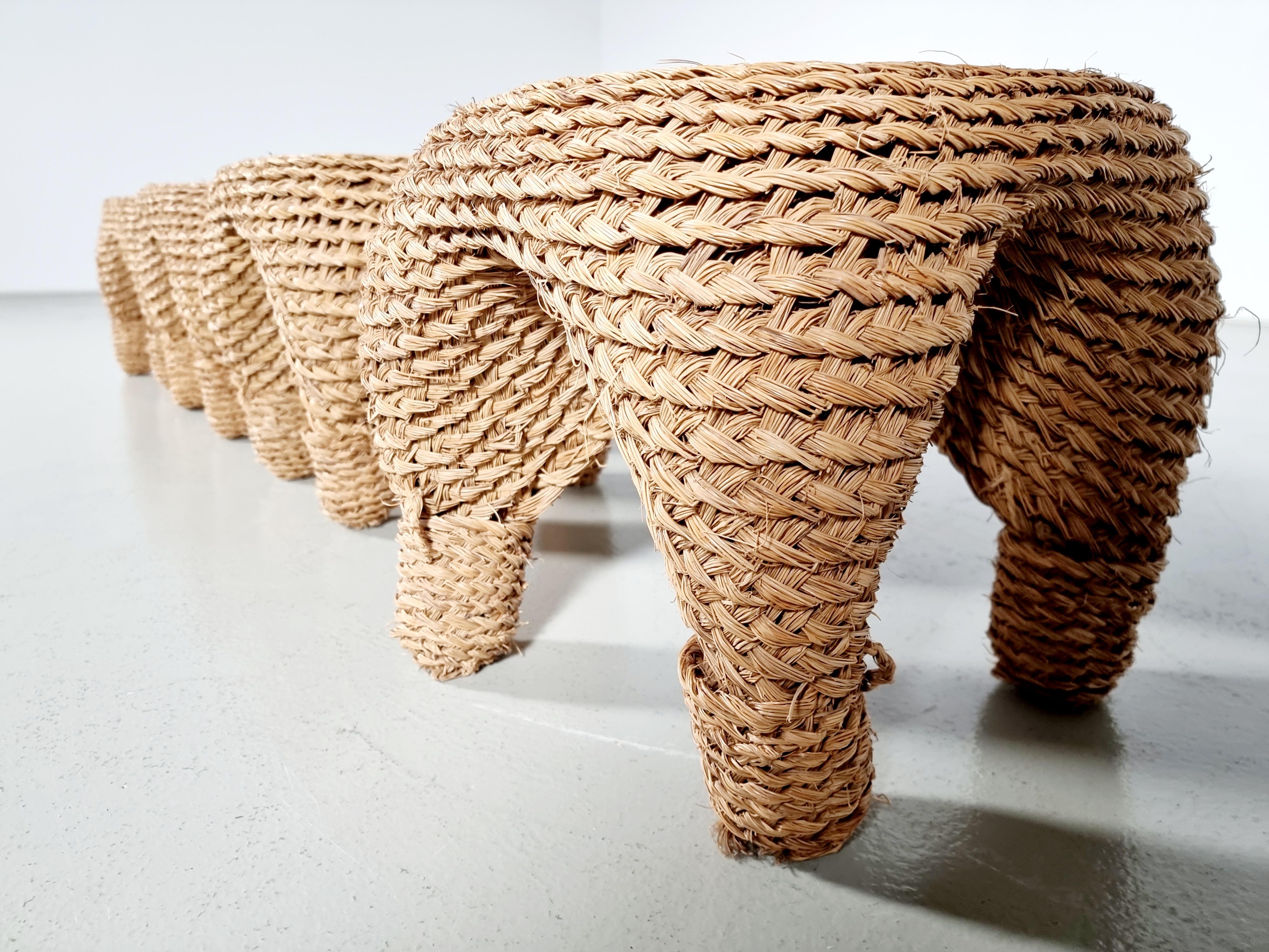 Wicker and pine needle table and stools, France, 1980s For Sale 3