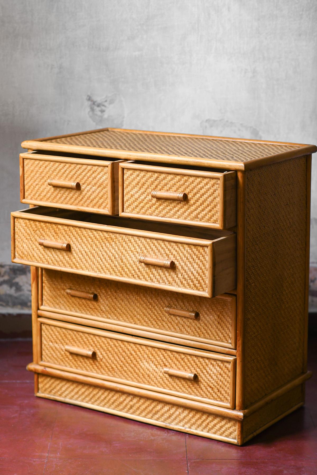 Wicker and rush chest of drawers, 1980 For Sale 1
