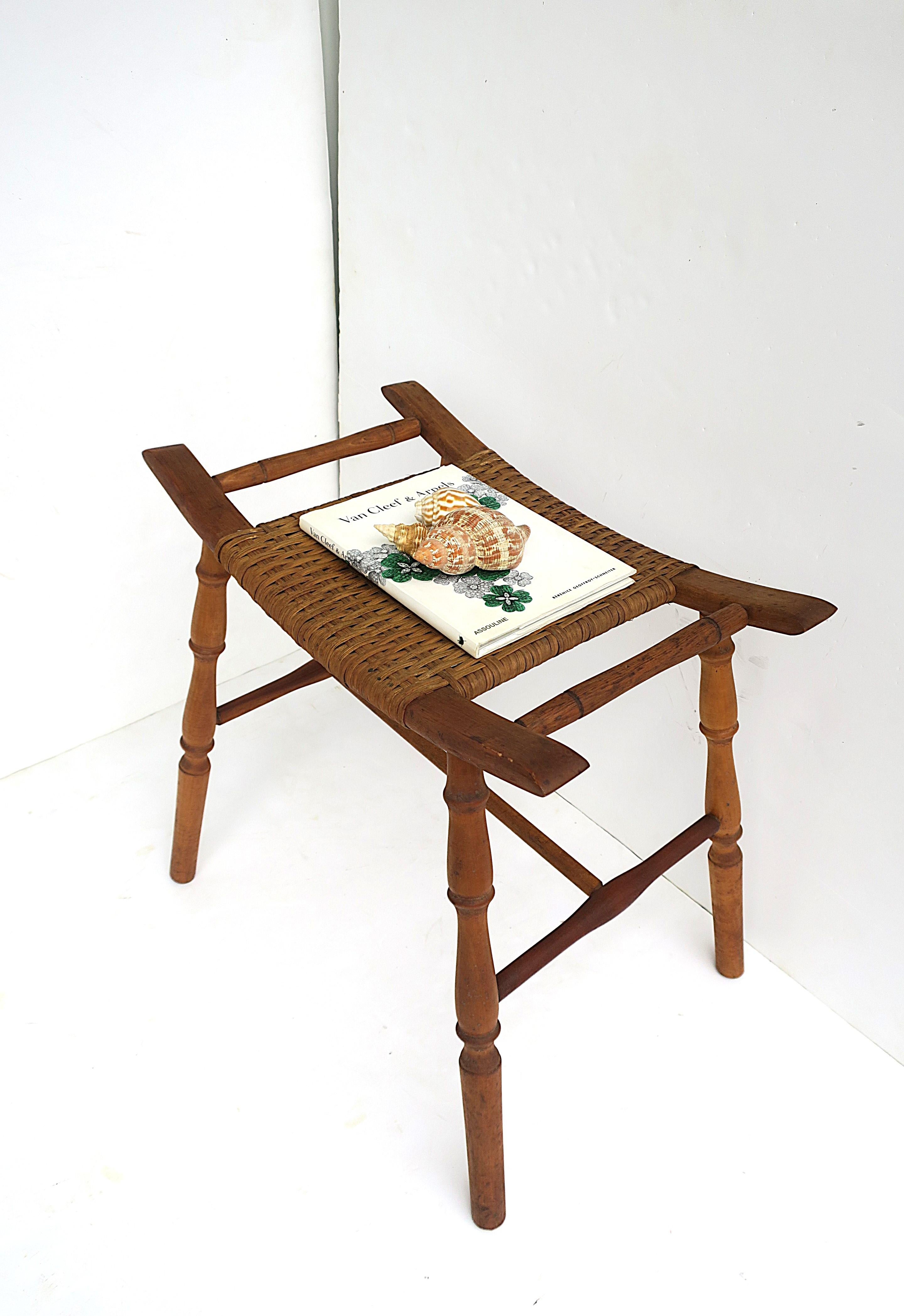 Wicker and Turned Oak Wood Stool Bench For Sale 3