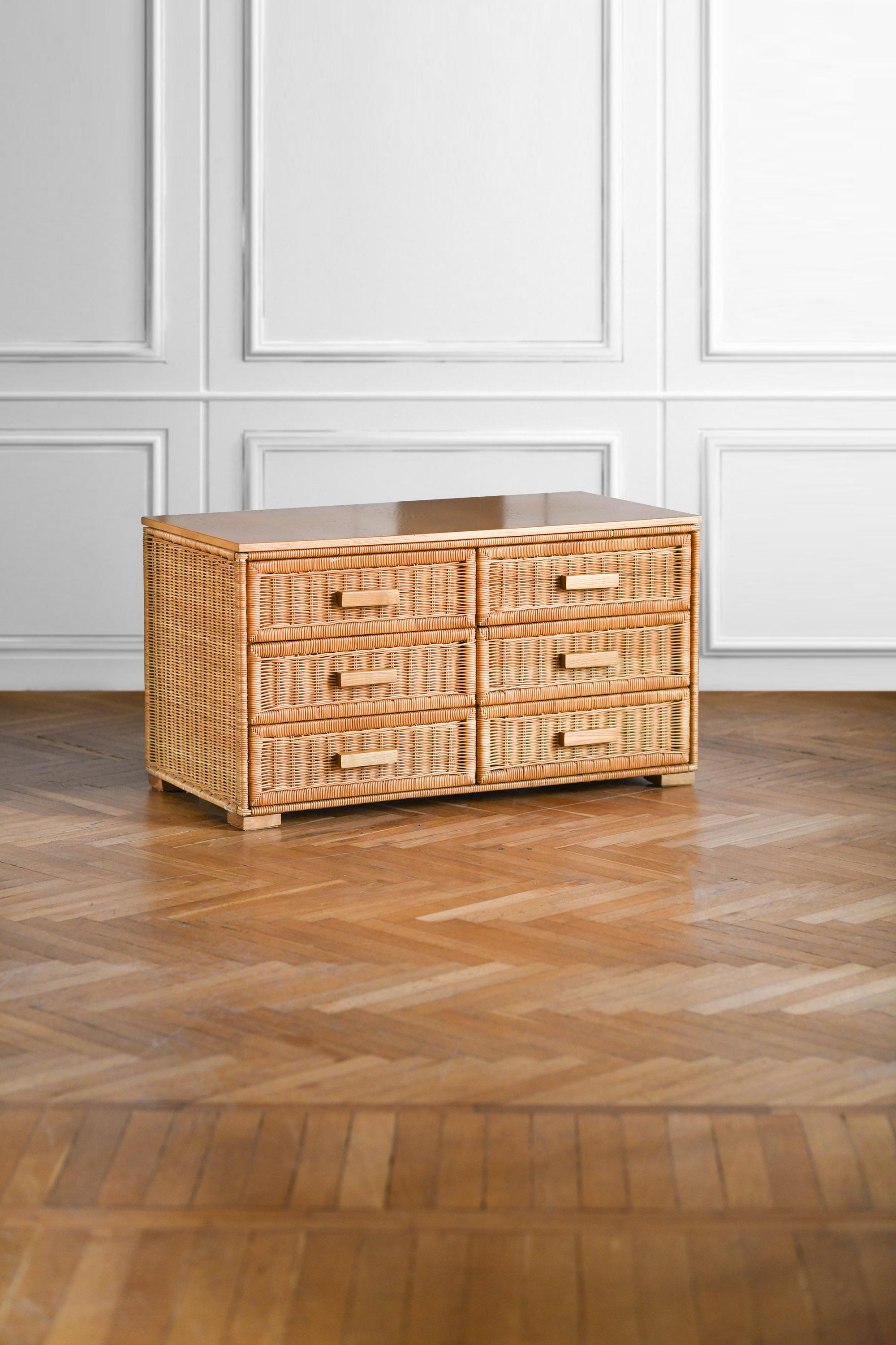Wicker and wood chest of drawers 1980 In Good Condition For Sale In Roma, RM