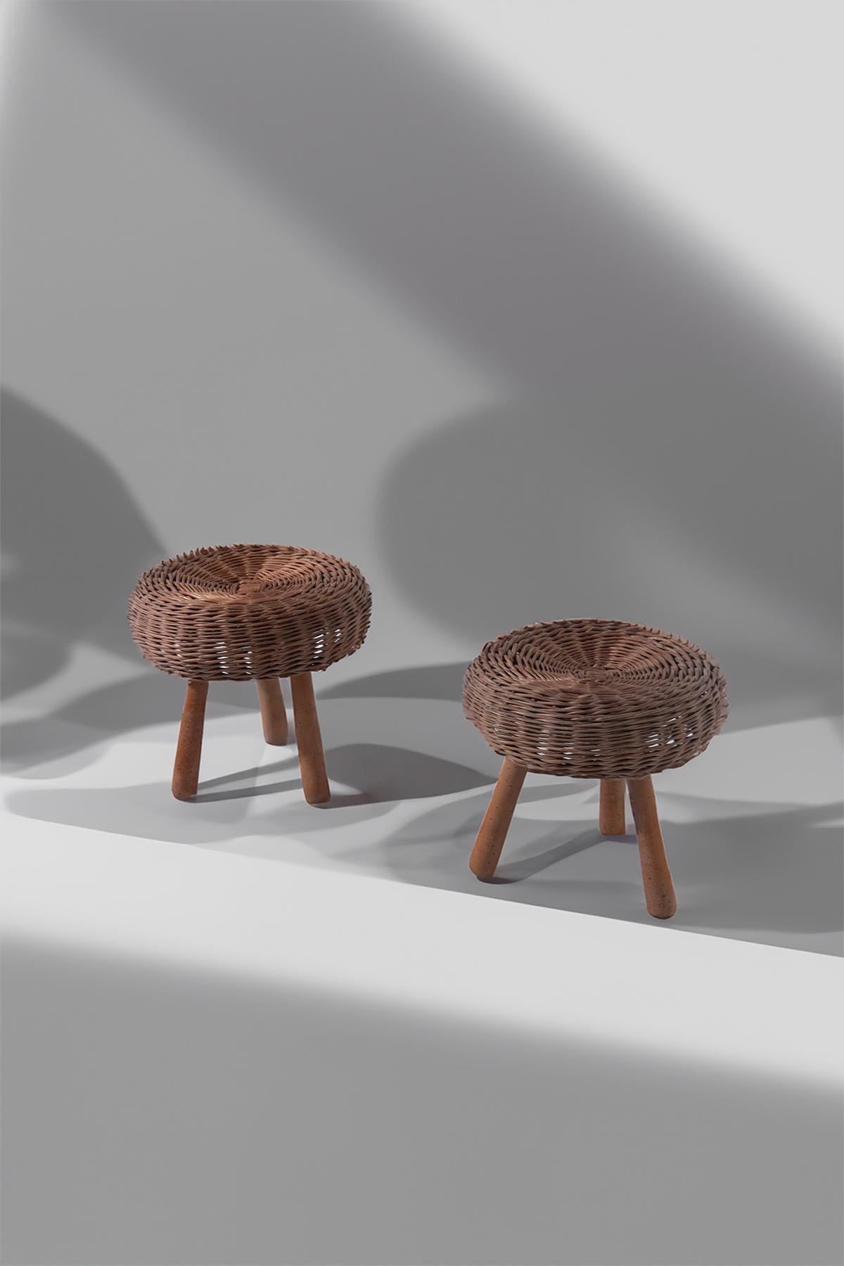 Mid-20th Century Wicker and Wood Couple Stools by Tony Paul in vendita