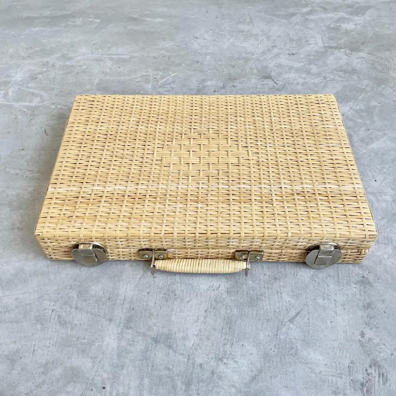Wicker Backgammon Travel Set, 1960s In Good Condition In Los Angeles, CA