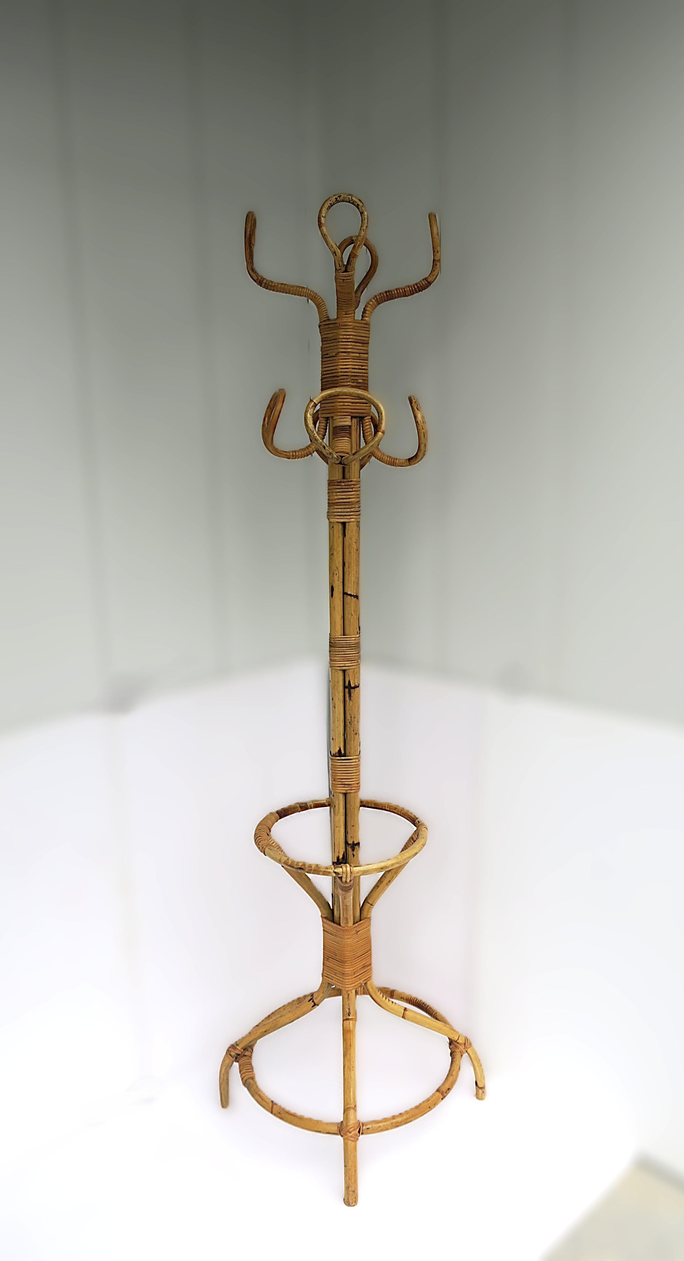 Garderobenständer aus Weidenbambus (Böhmisch) im Angebot