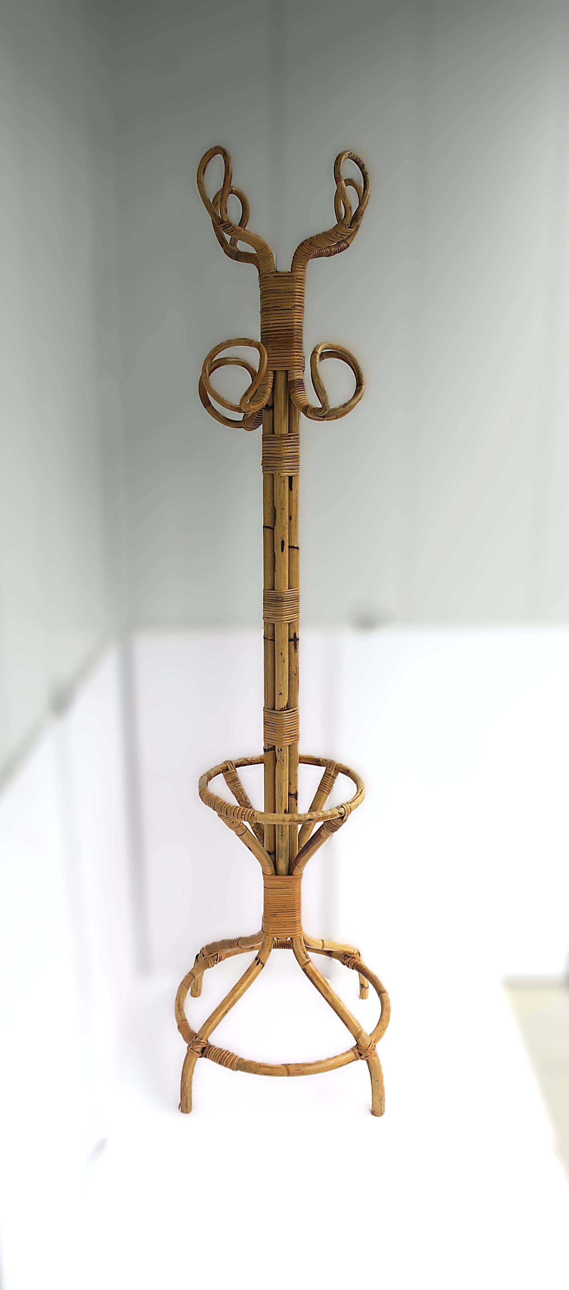 Garderobenständer aus Weidenbambus (20. Jahrhundert) im Angebot