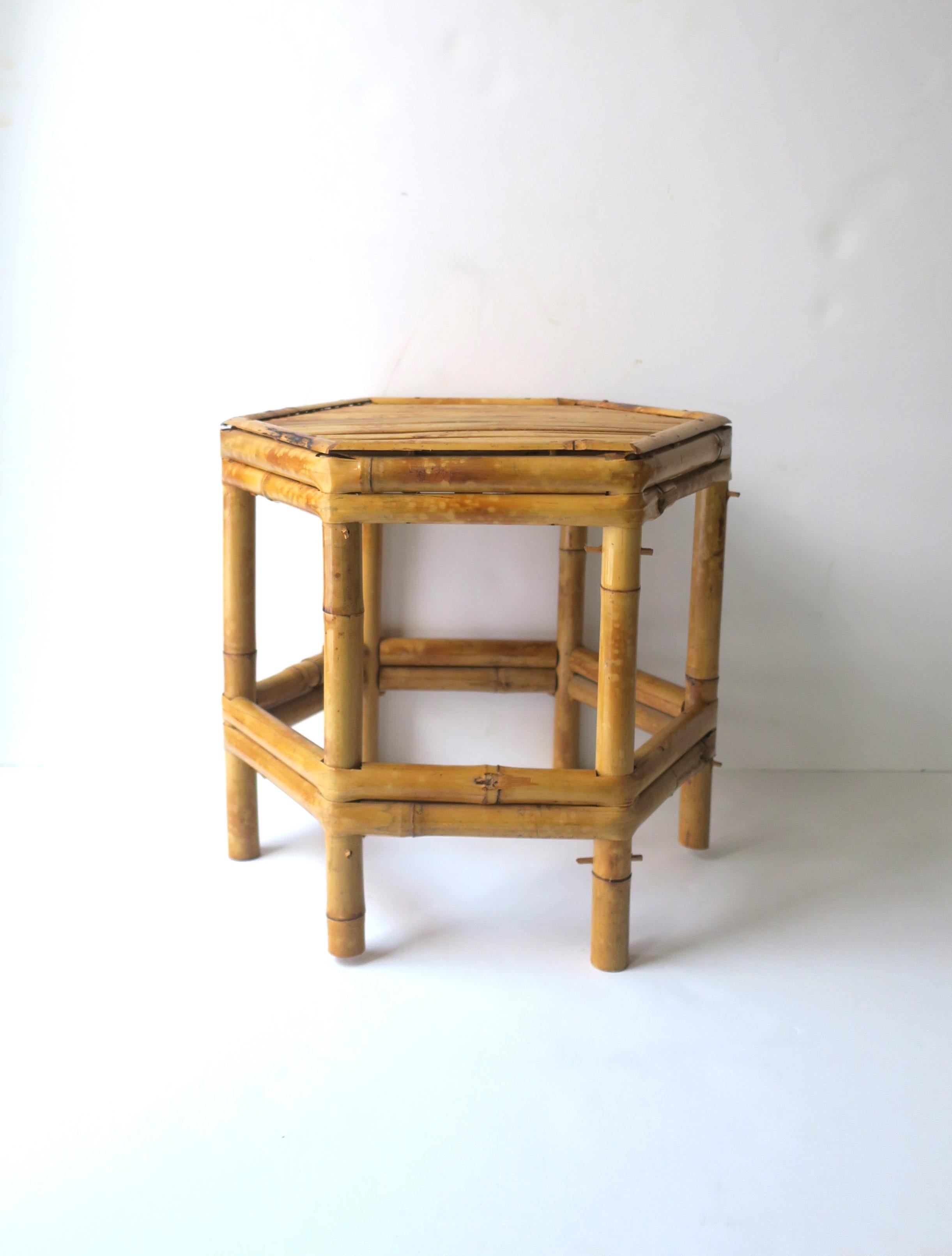 Wicker Bamboo Pedestal Table or Plant Stand Chinoiserie Style In Good Condition In New York, NY