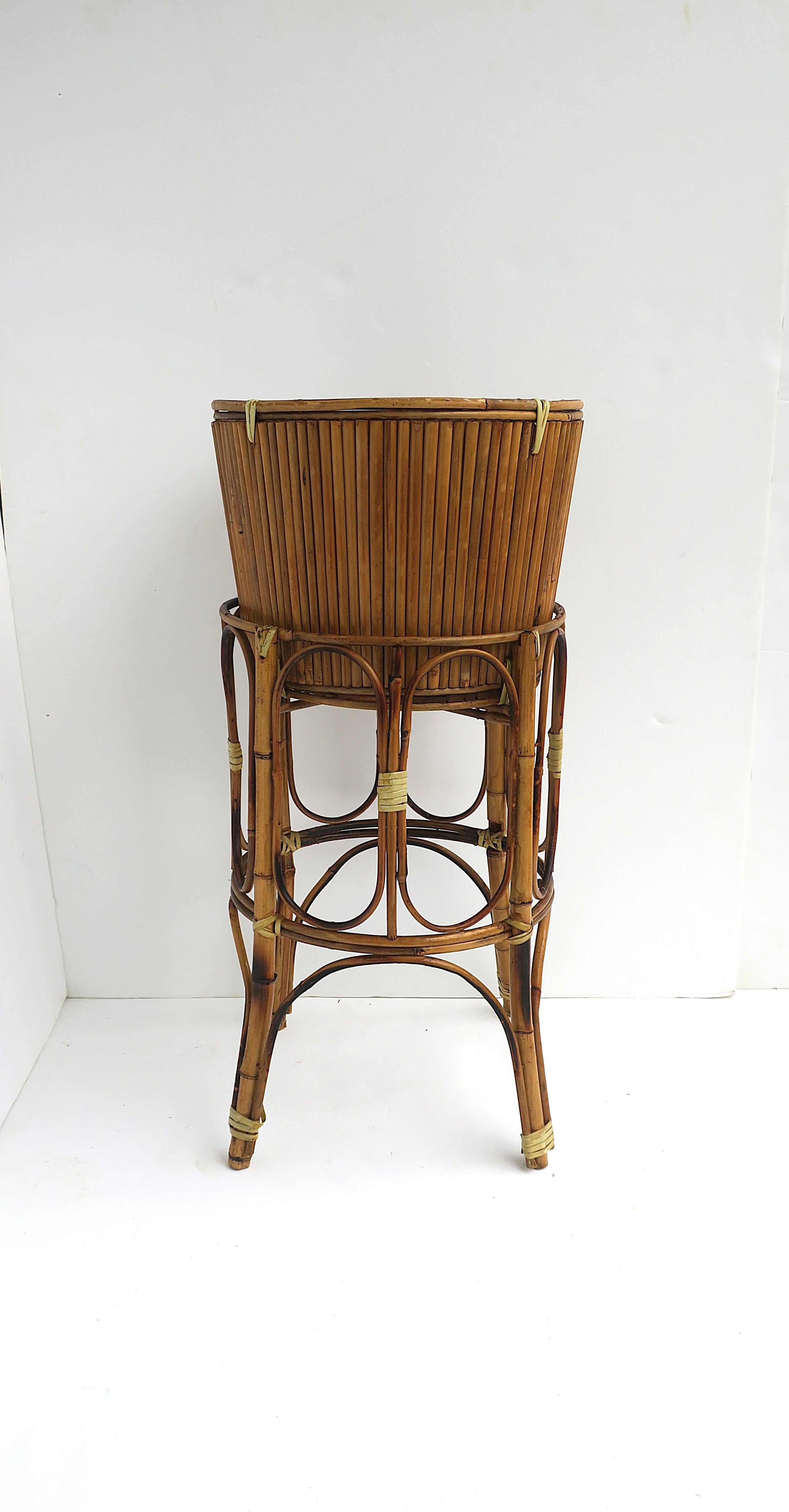 Wicker Bamboo Plant Stand Holder Cachepot In Good Condition For Sale In New York, NY