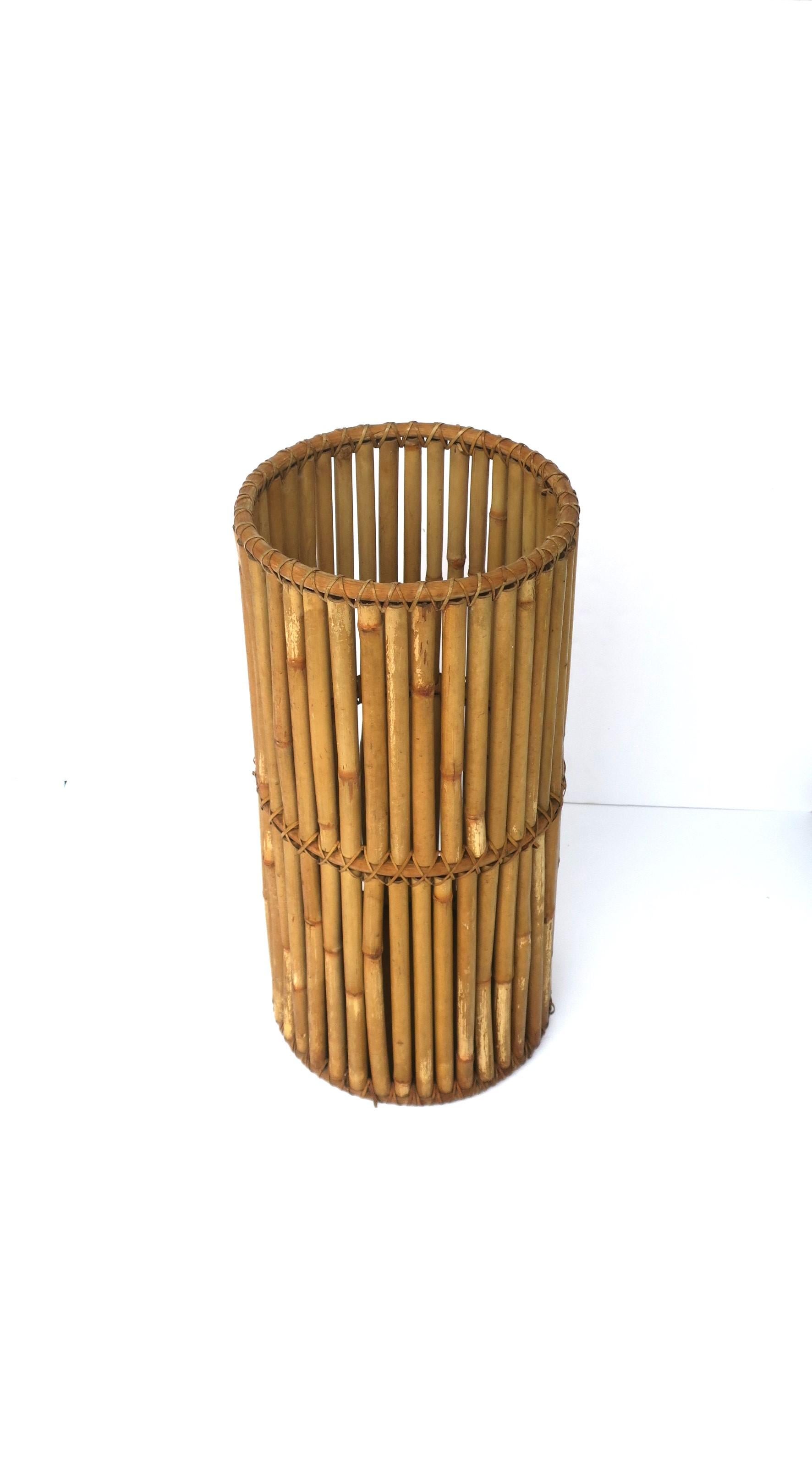 Wicker Bamboo Umbrella Holder Stand In Good Condition For Sale In New York, NY