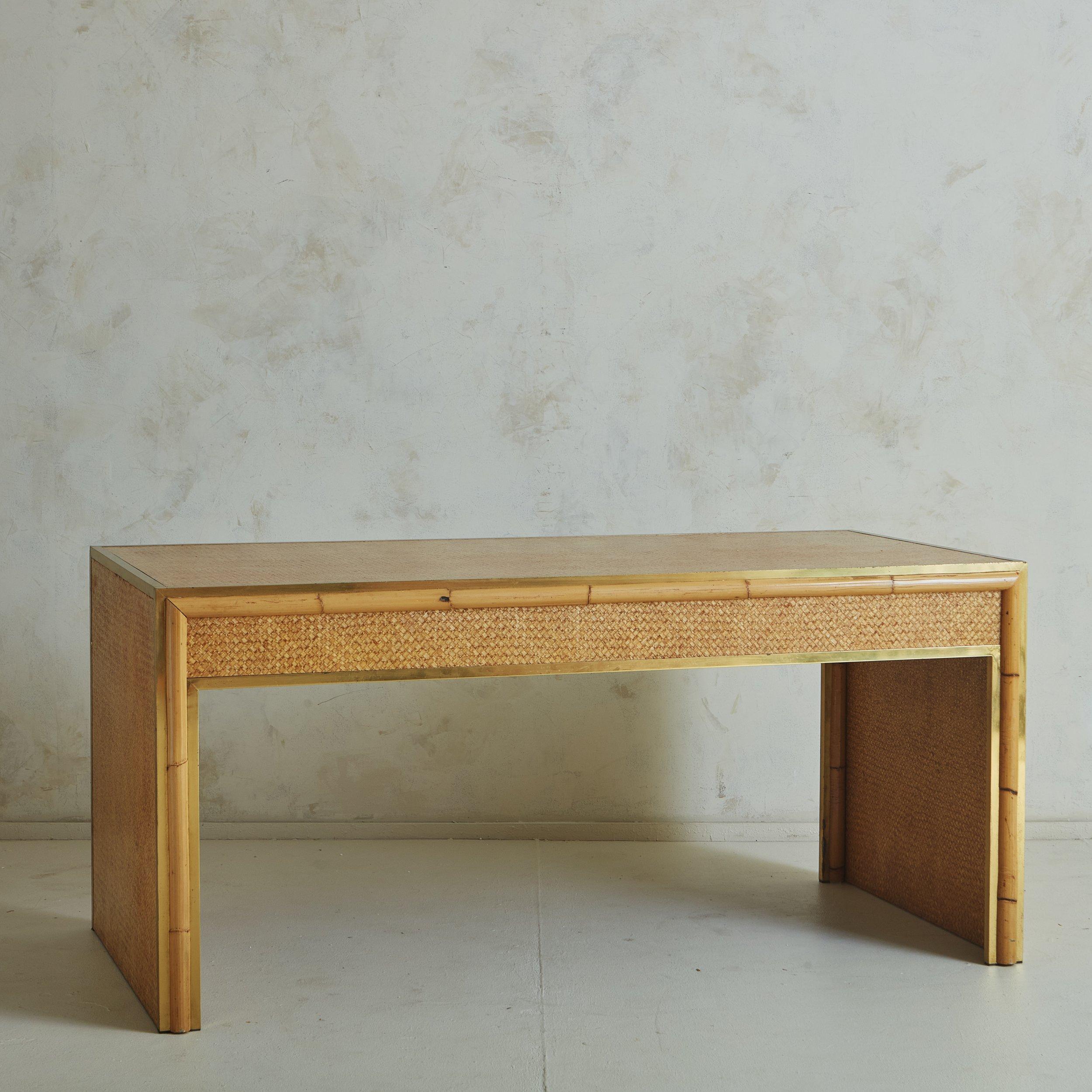 Schreibtisch aus Korbweide + Bambus mit Messingbesatz, Italien 20. Jahrhundert (Italienisch) im Angebot