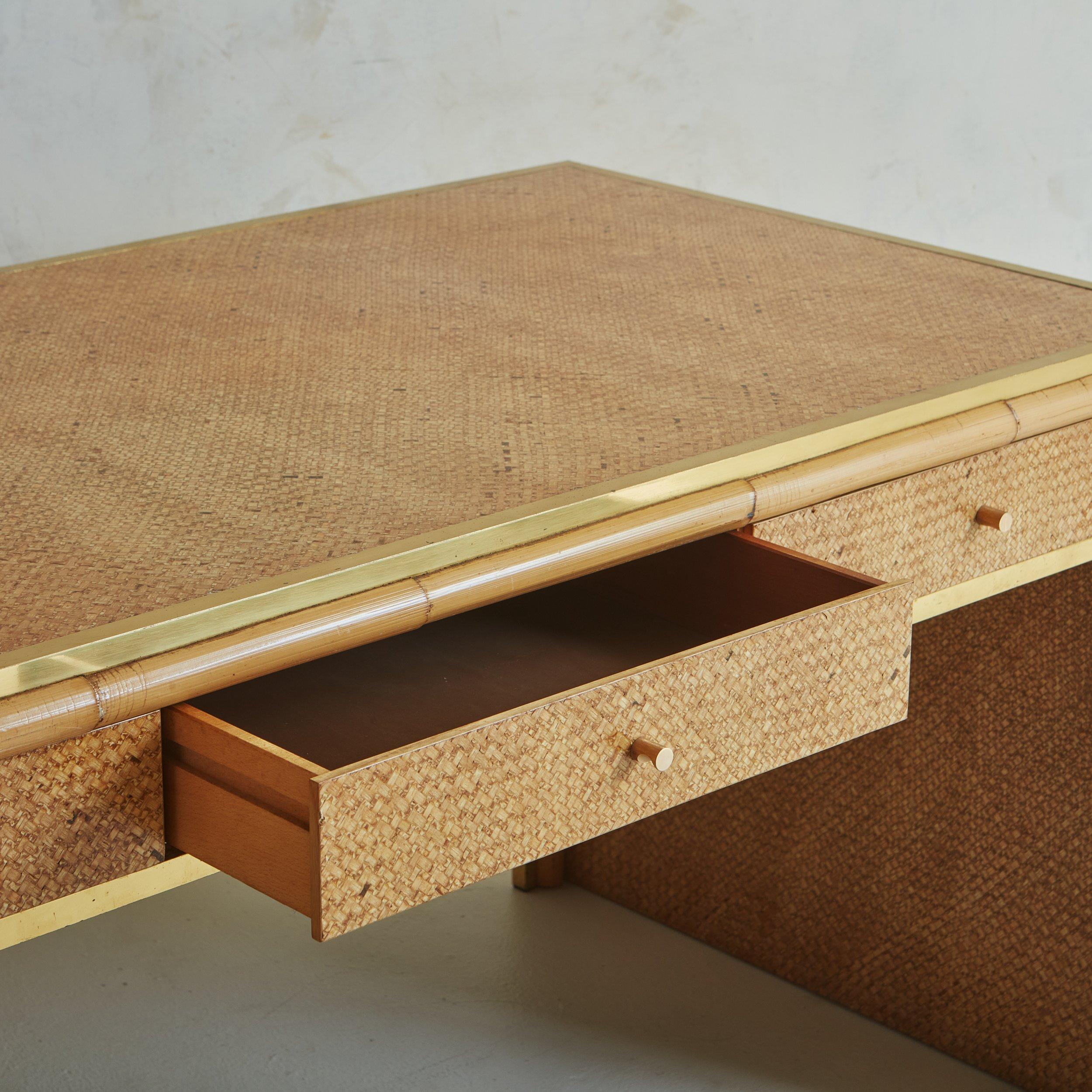 Schreibtisch aus Korbweide + Bambus mit Messingbesatz, Italien 20. Jahrhundert im Zustand „Gut“ im Angebot in Chicago, IL