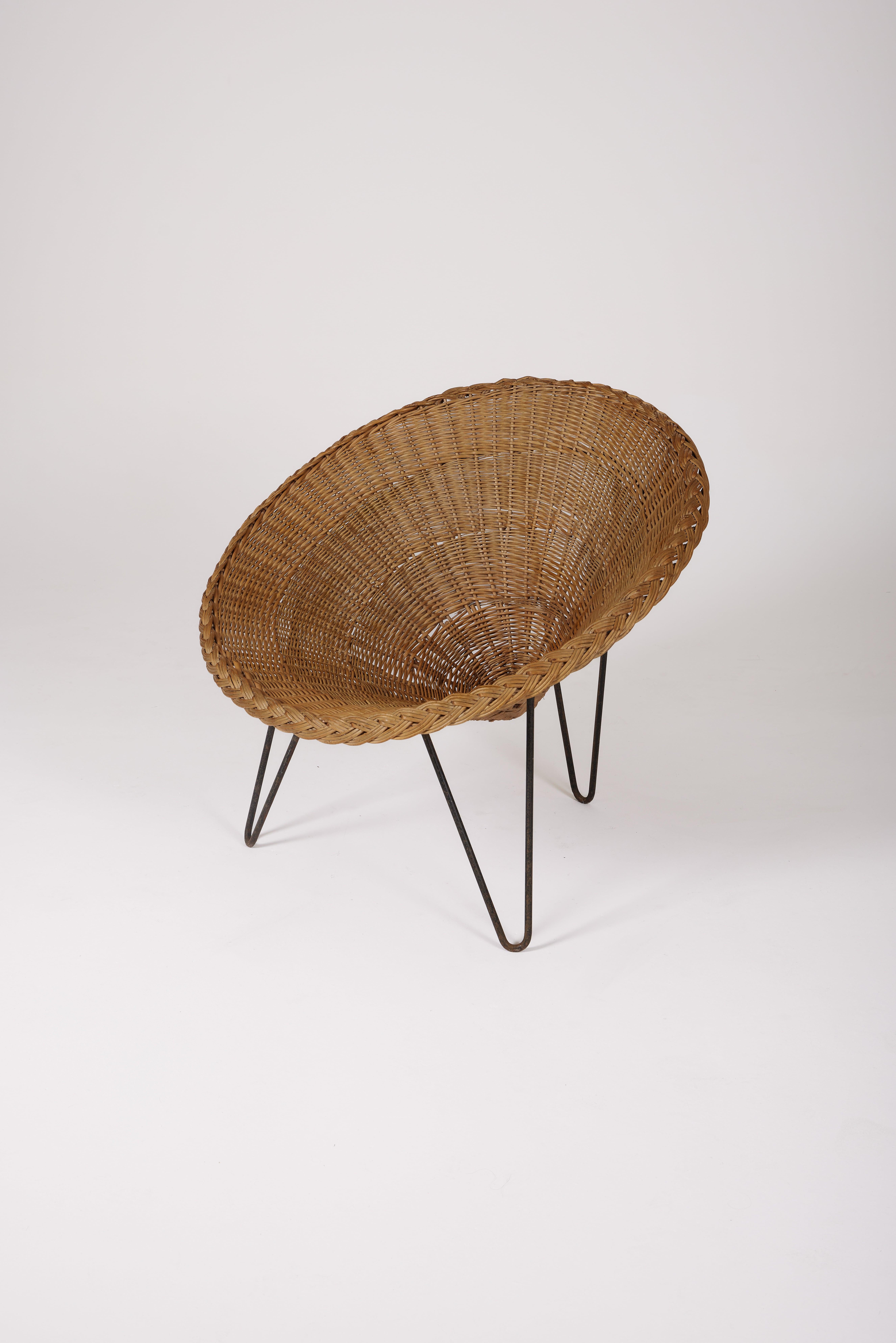 Wicker bucket chair from the 1970s. Suitable for both outdoor and indoor use, this chair will complement the furniture of designers Gabriella Crespi or Janine Abraham and Dirk Jan Rohl. In very good condition.
LP1246