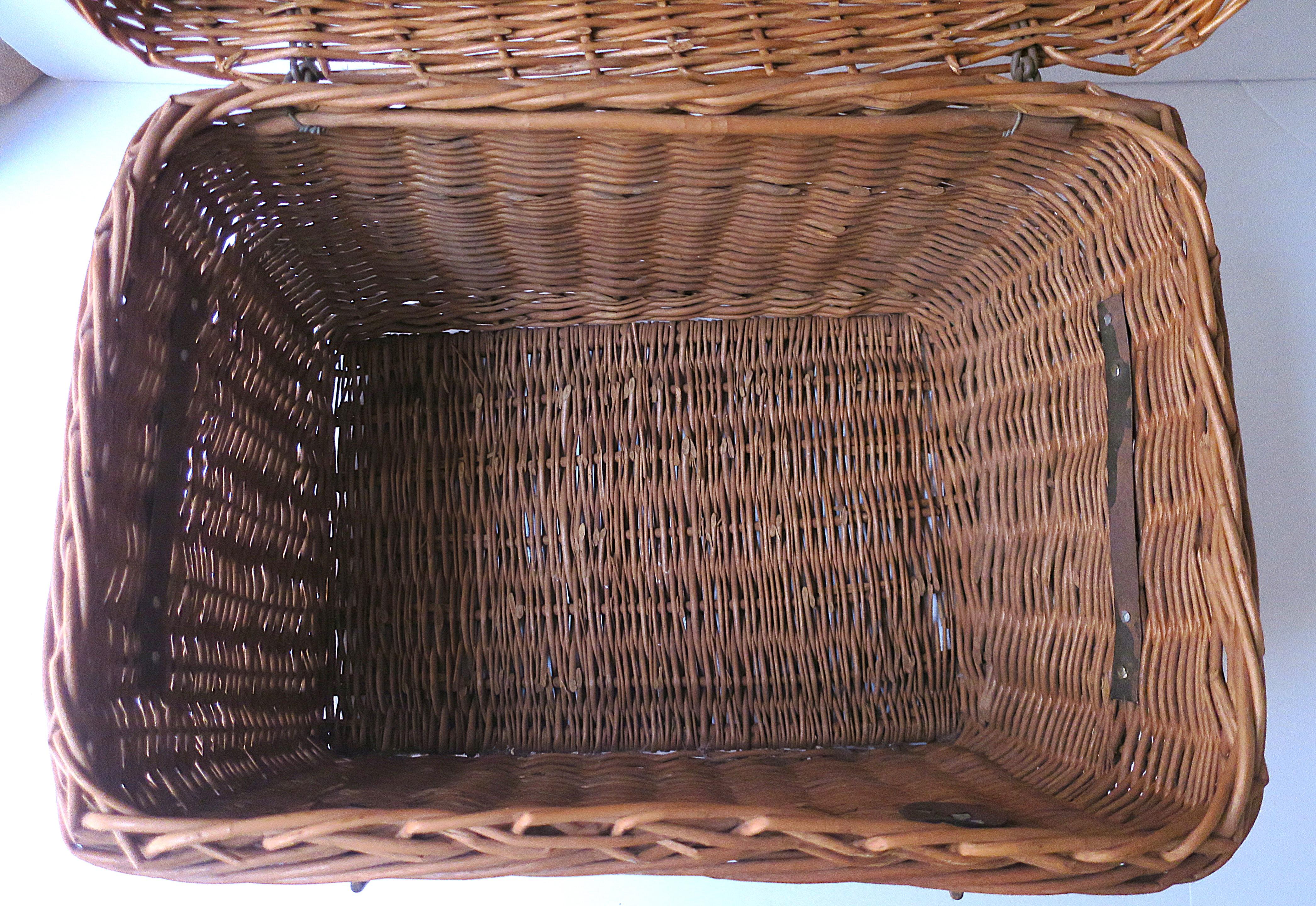 20ième siècle Panier en osier en vente