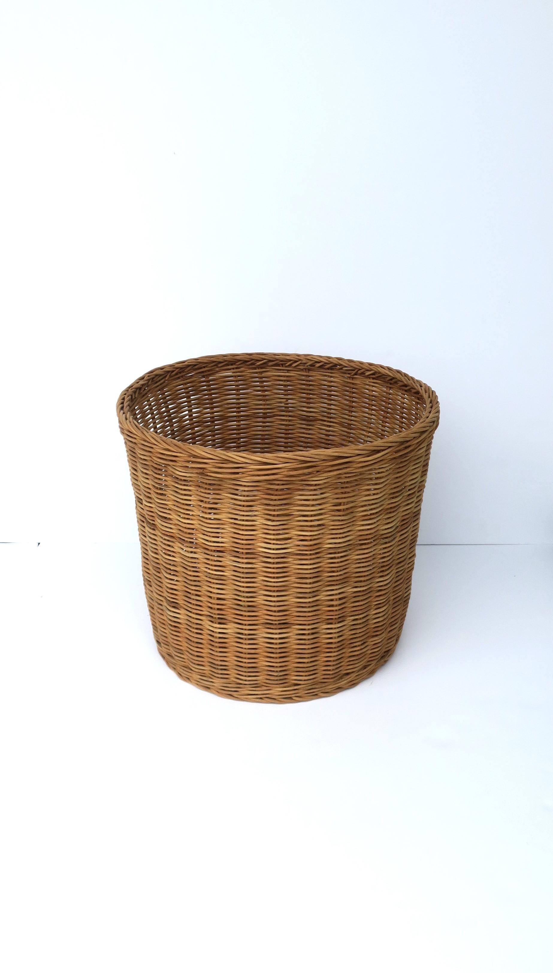 Wicker Basket Planter Cachepot or Wastebasket Trash Can In Good Condition In New York, NY
