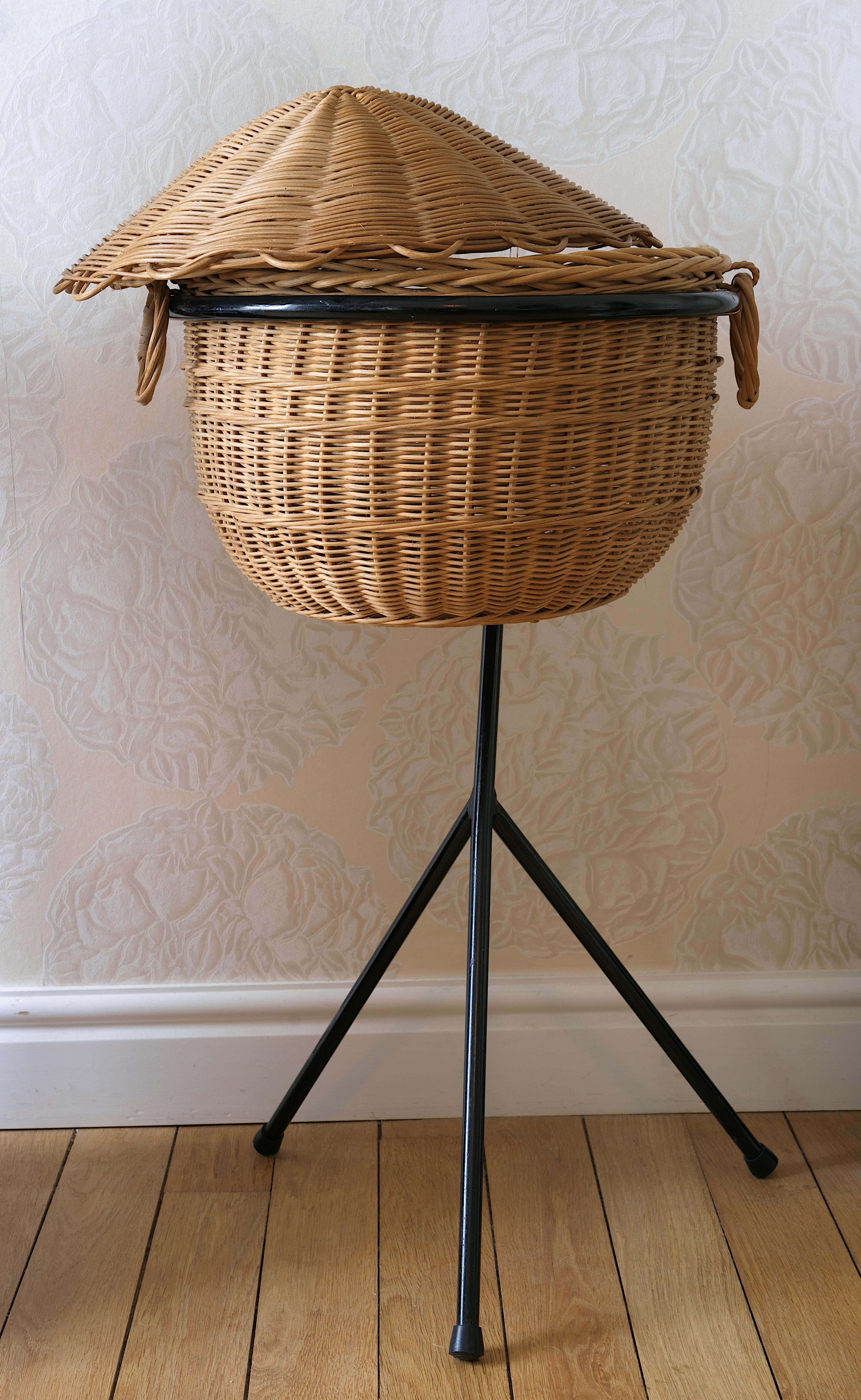 Mid-Century Modern Panier en osier avec couvercle, années 1950 en vente