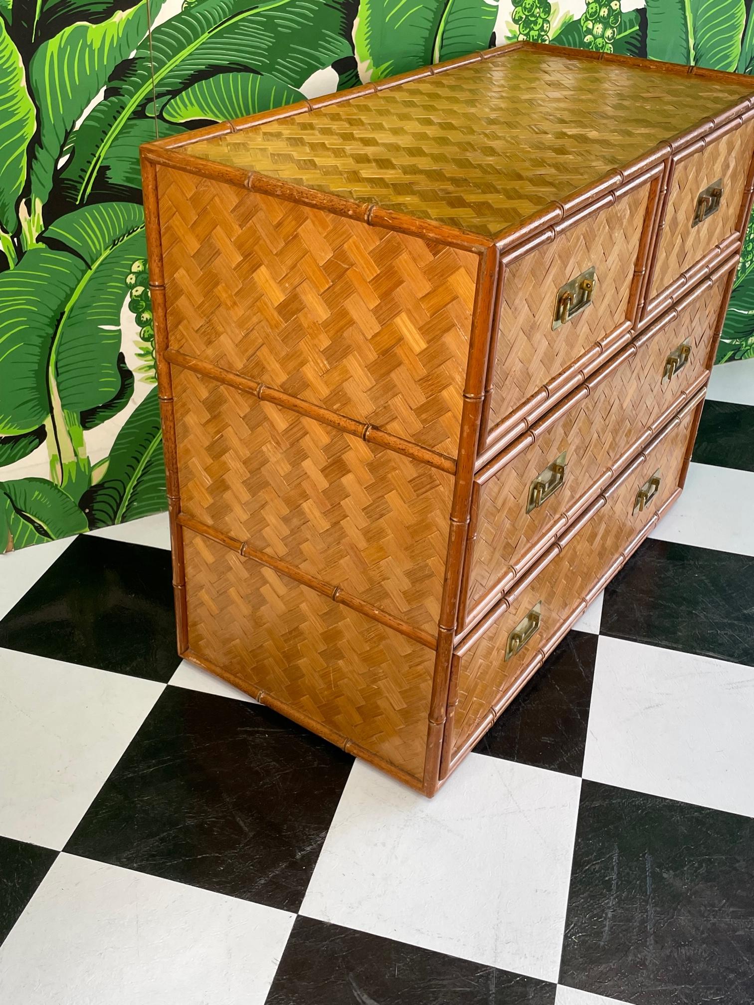 Wicker Basketweave and Faux Bamboo 4-Drawer Dresser In Good Condition For Sale In Jacksonville, FL