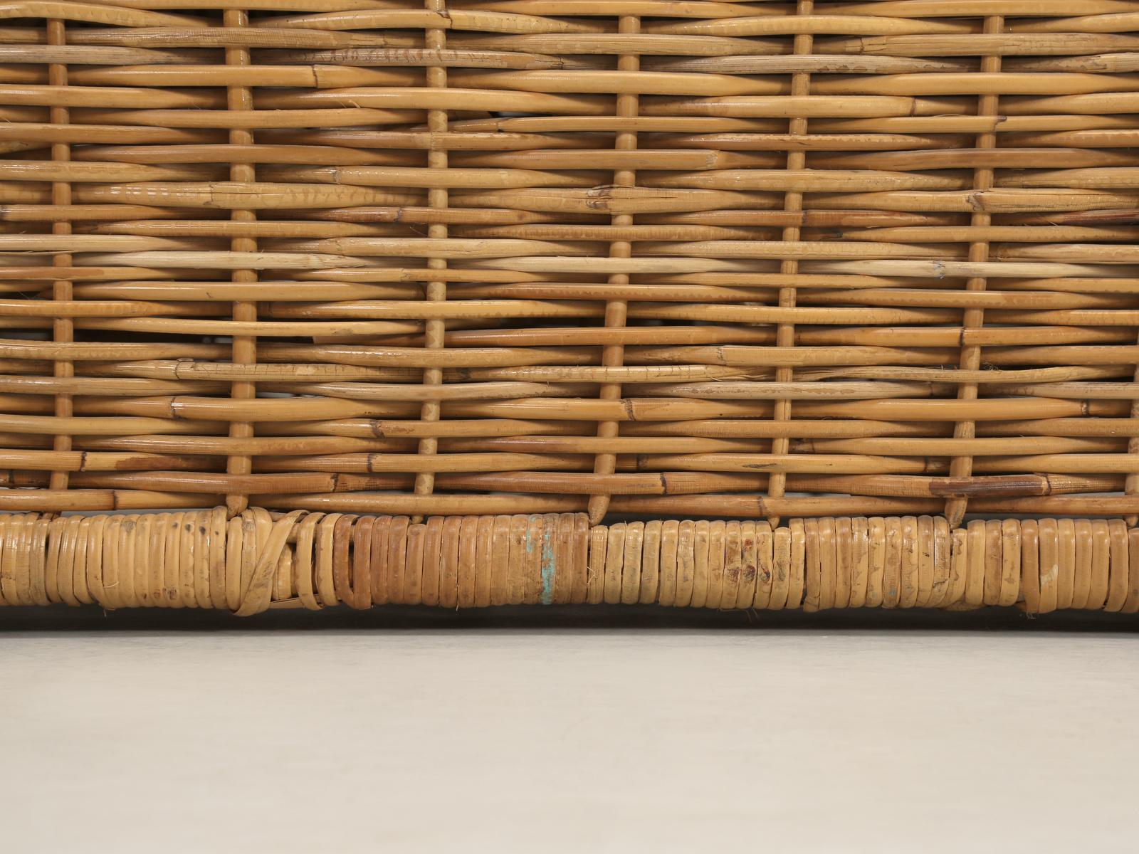Wicker Chaise Lounge of Exceptional Width 10