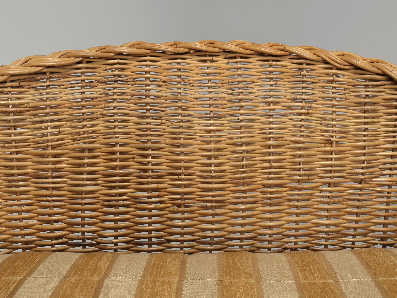 Late 20th Century Wicker Chaise Lounge of Exceptional Width