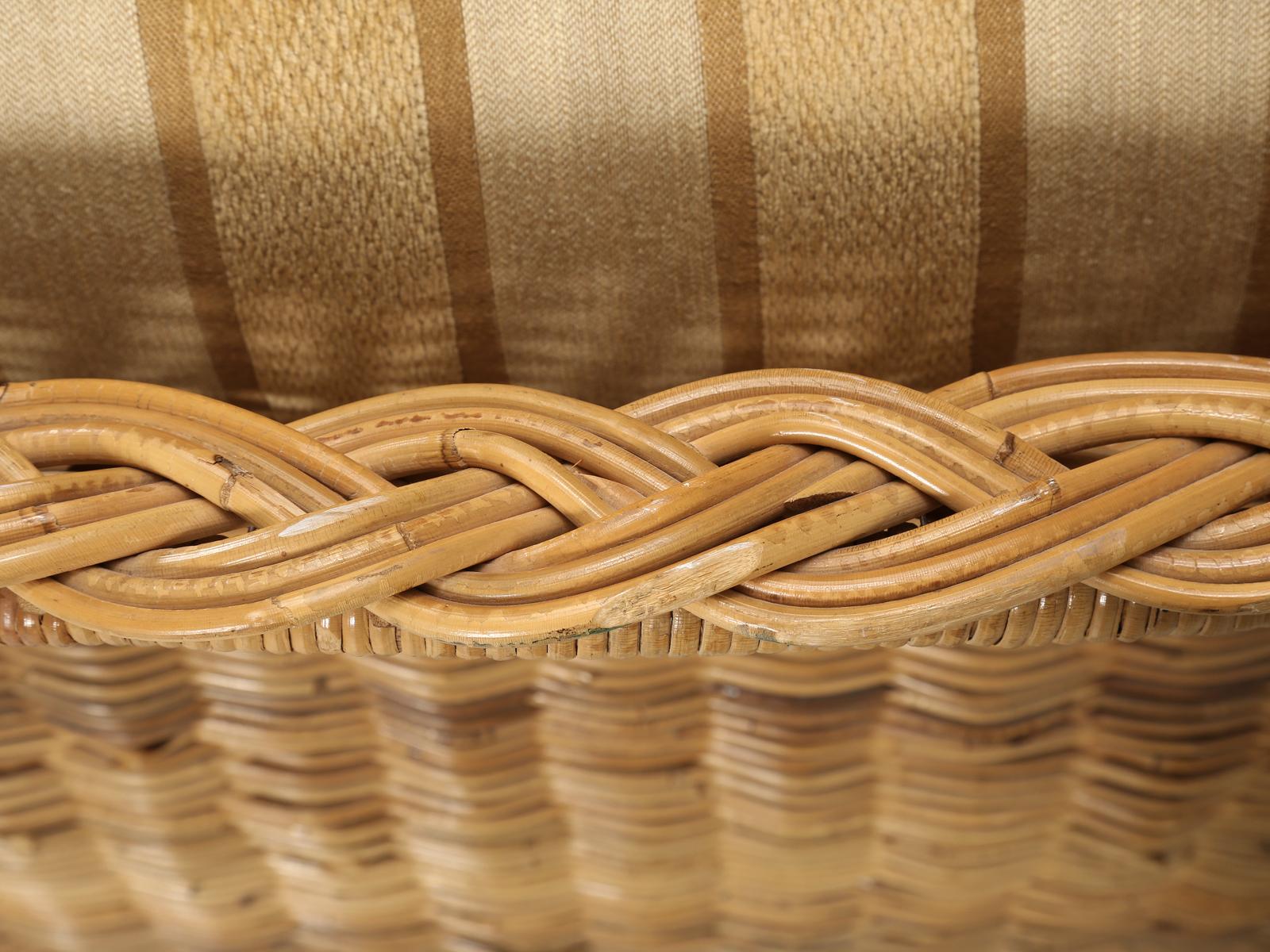 Wicker Chaise Lounge of Exceptional Width 3