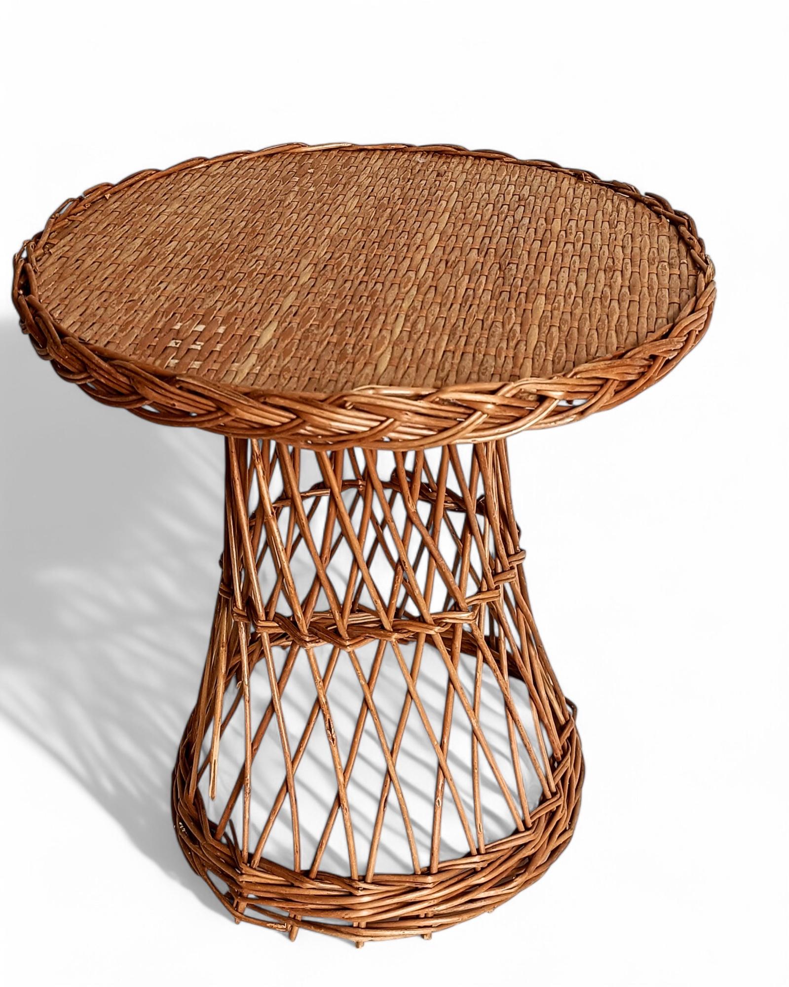 20th Century Wicker Coastal Style Side Table, Handmade in Spain ci. 1960s For Sale