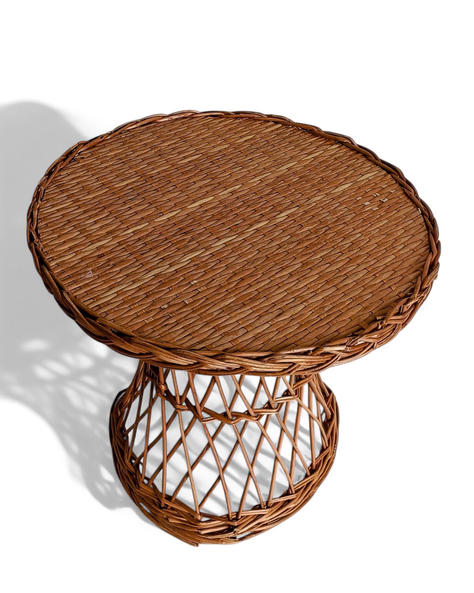 Wicker Coastal Style Side Table, Handmade in Spain ci. 1960s For Sale 1