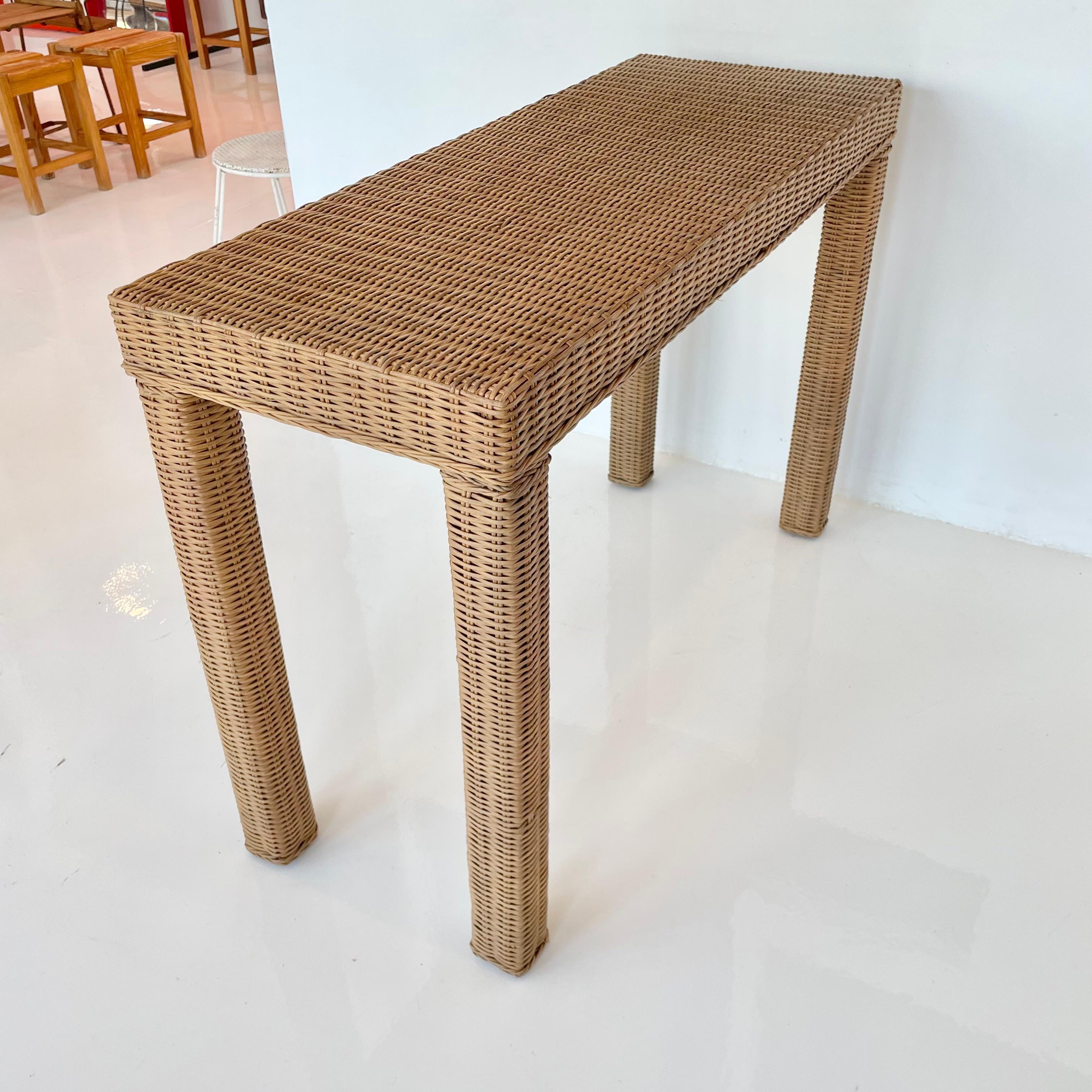 Wicker Console Table In Good Condition In Los Angeles, CA