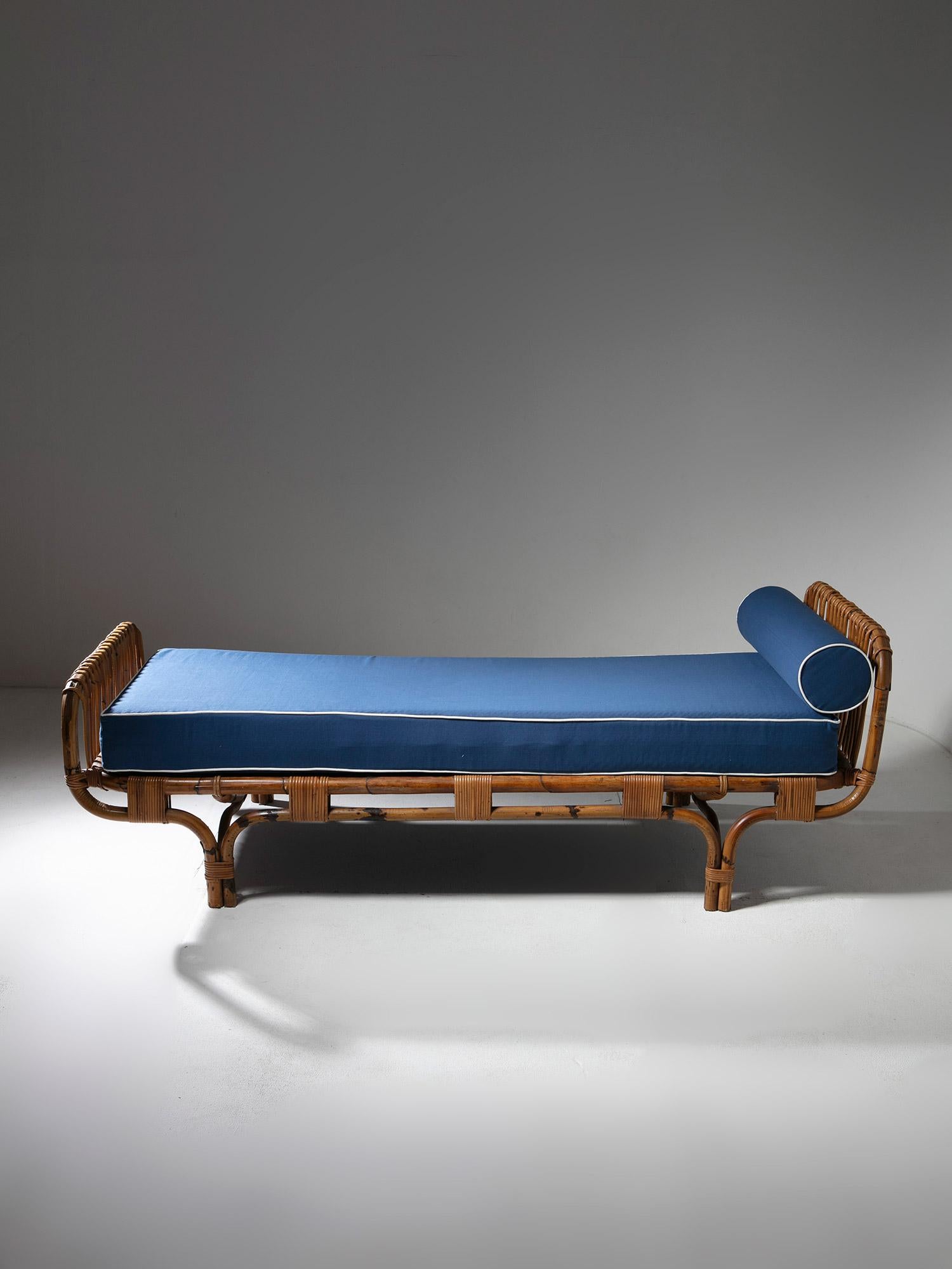 Italiano Letto da giorno in vimini di Tito Agnoli per Bonacina, Italia, anni '60