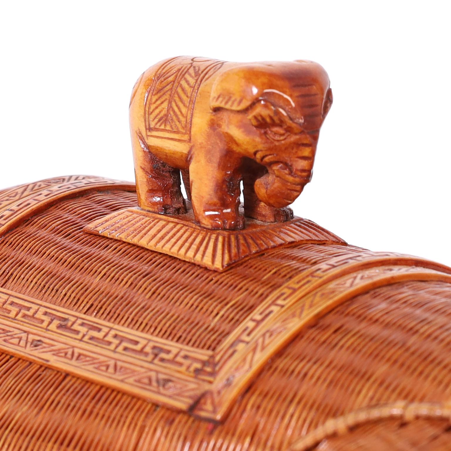 Wicker Elephant Box In Good Condition For Sale In Palm Beach, FL
