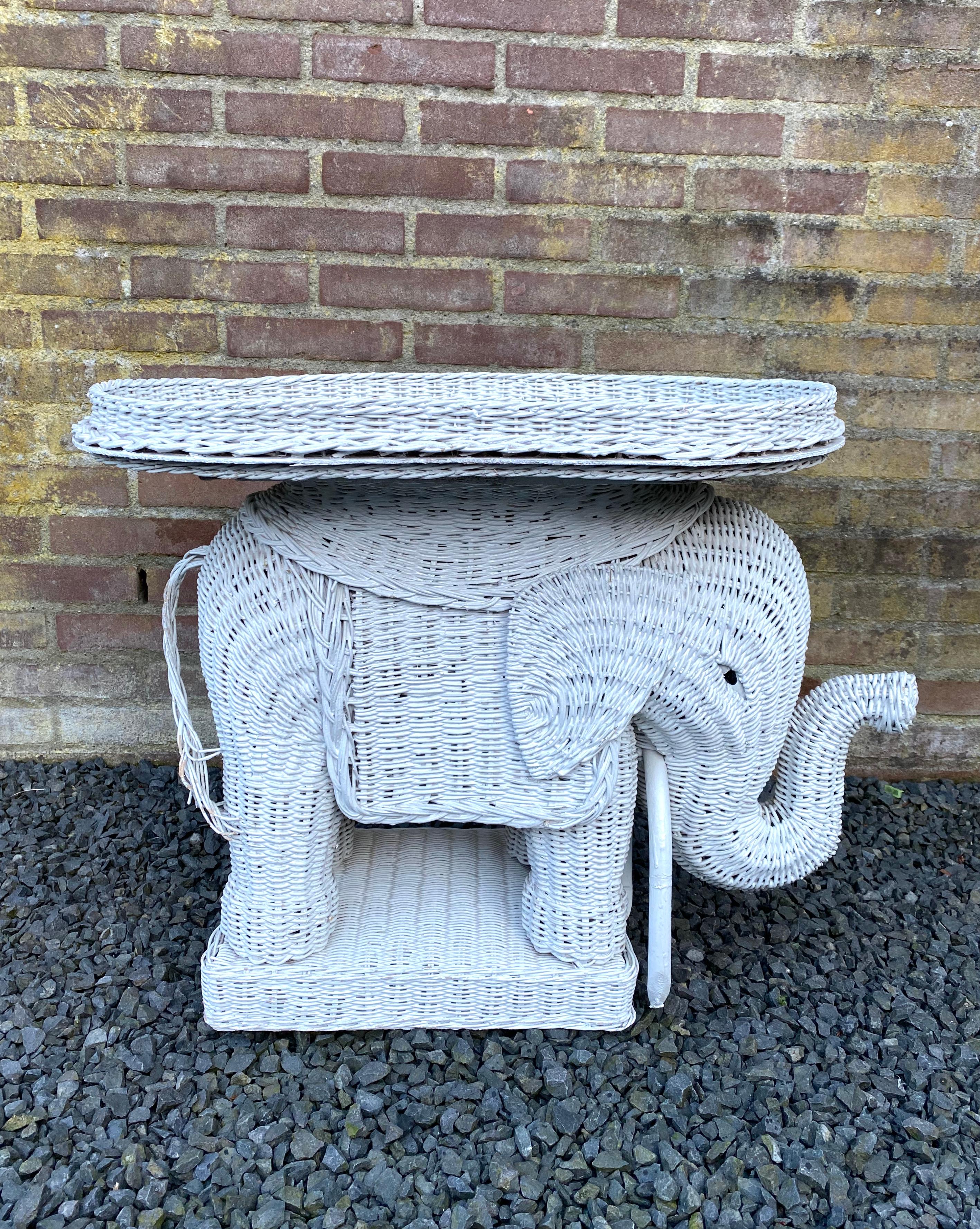 Wicker Elephant Garden Stool, Plant Stand In Good Condition For Sale In Schagen, NL