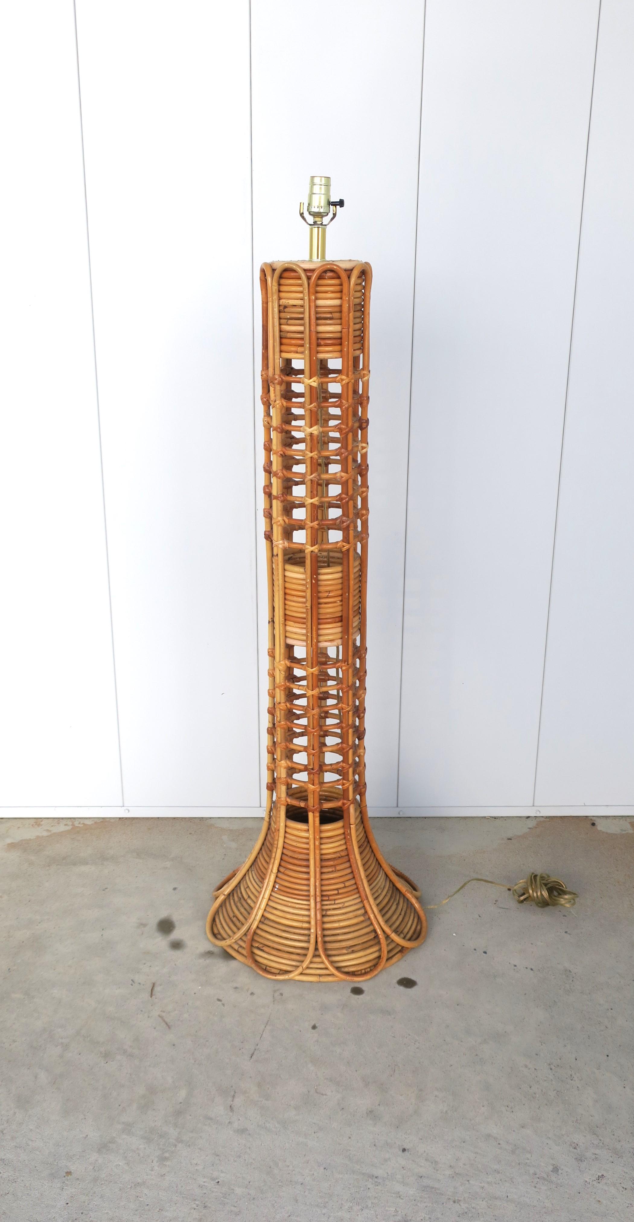 20th Century Wicker Floor Lamp in the Crespi Albini Style For Sale