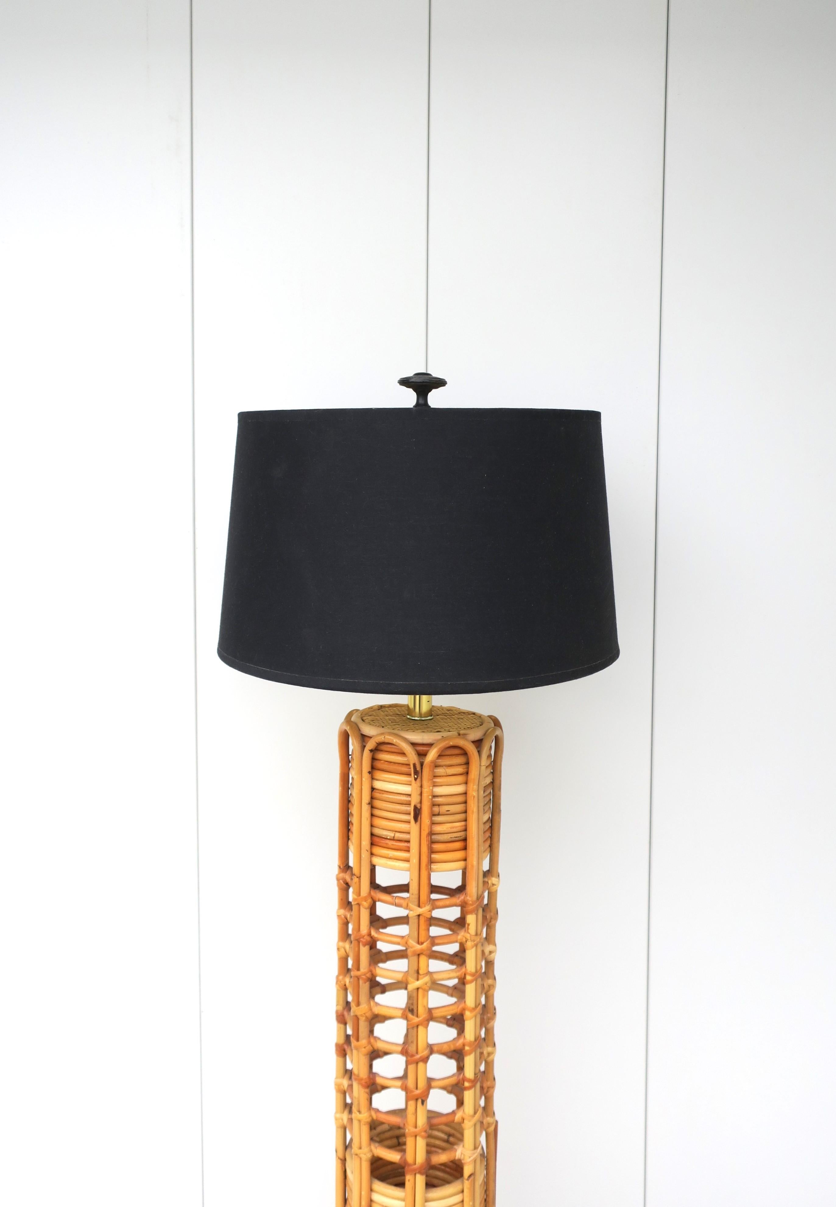 Wicker Floor Lamp in the Crespi Albini Style For Sale 2