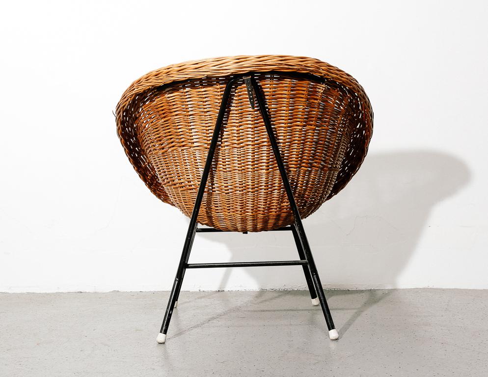 Wicker Lounge Chair Attributed to Dirk van Sliedregt In Good Condition For Sale In Brooklyn, NY