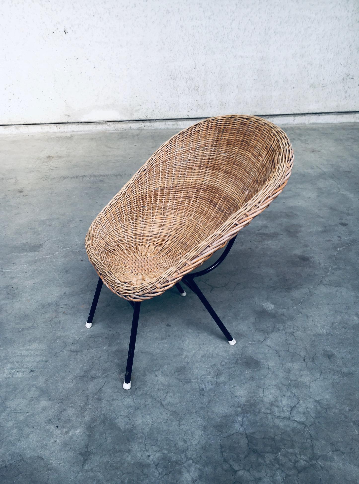Mid-Century Modern Wicker Lounge Chair in the Style of Dirk Van Sliedregt for Rohé Noordwolde For Sale