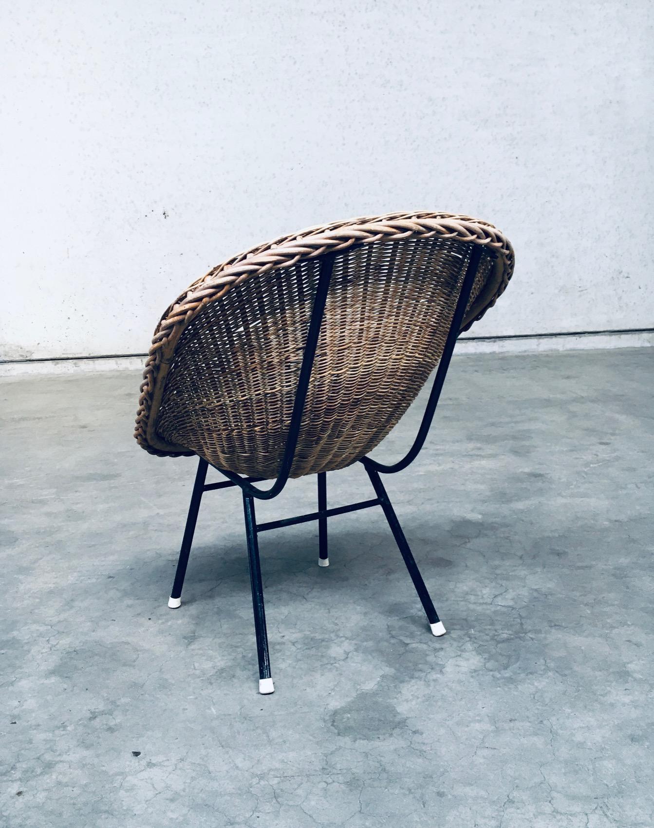 Wicker Lounge Chair in the Style of Dirk Van Sliedregt for Rohé Noordwolde For Sale 1