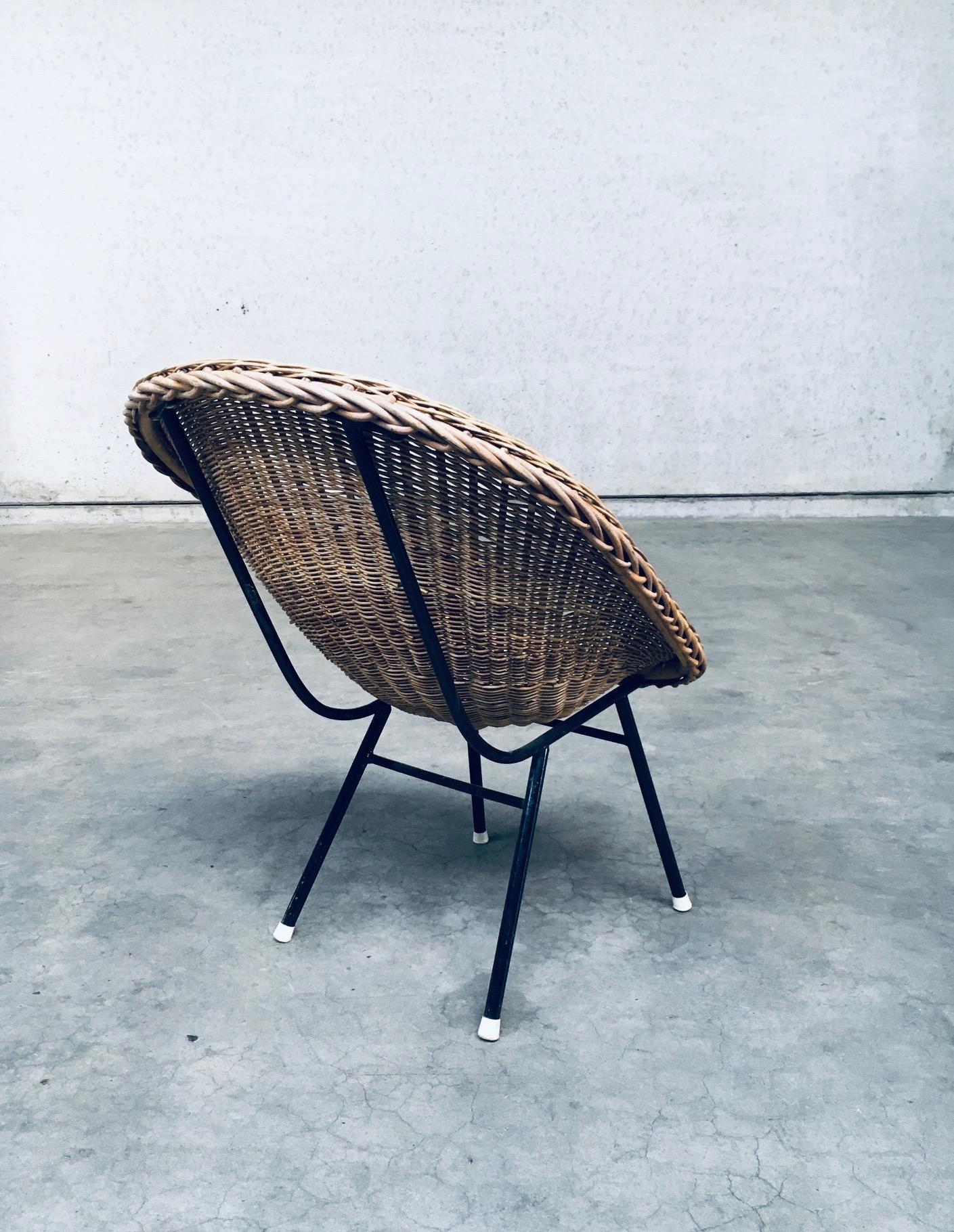 Wicker Lounge Chair in the Style of Dirk Van Sliedregt for Rohé Noordwolde For Sale 2