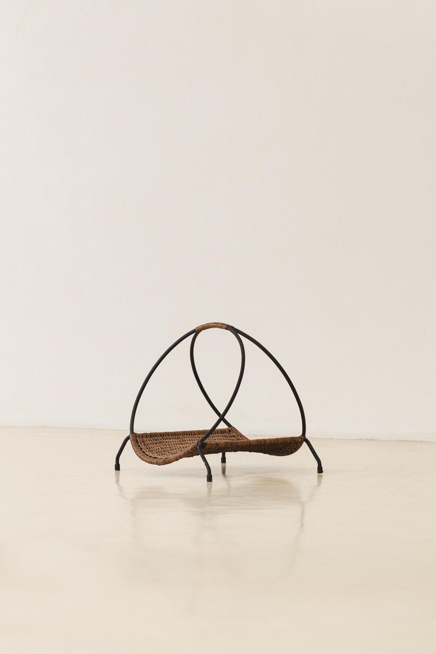 Porte-revues en osier, années 1960, Brésilien Mid-century Modern en vente 2