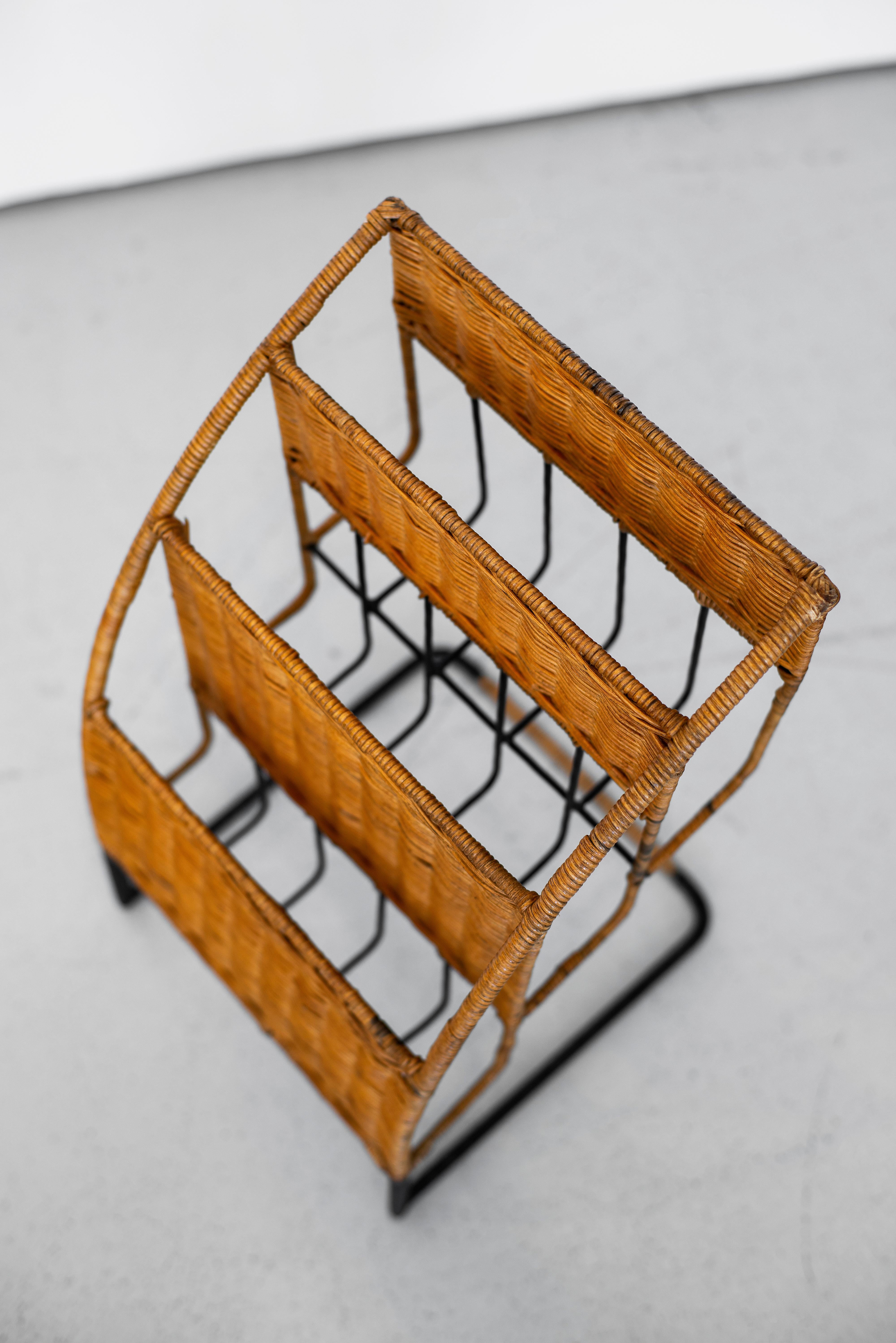 Wicker Magazine Rack Attributed to Jacques Adnet In Good Condition In Beverly Hills, CA