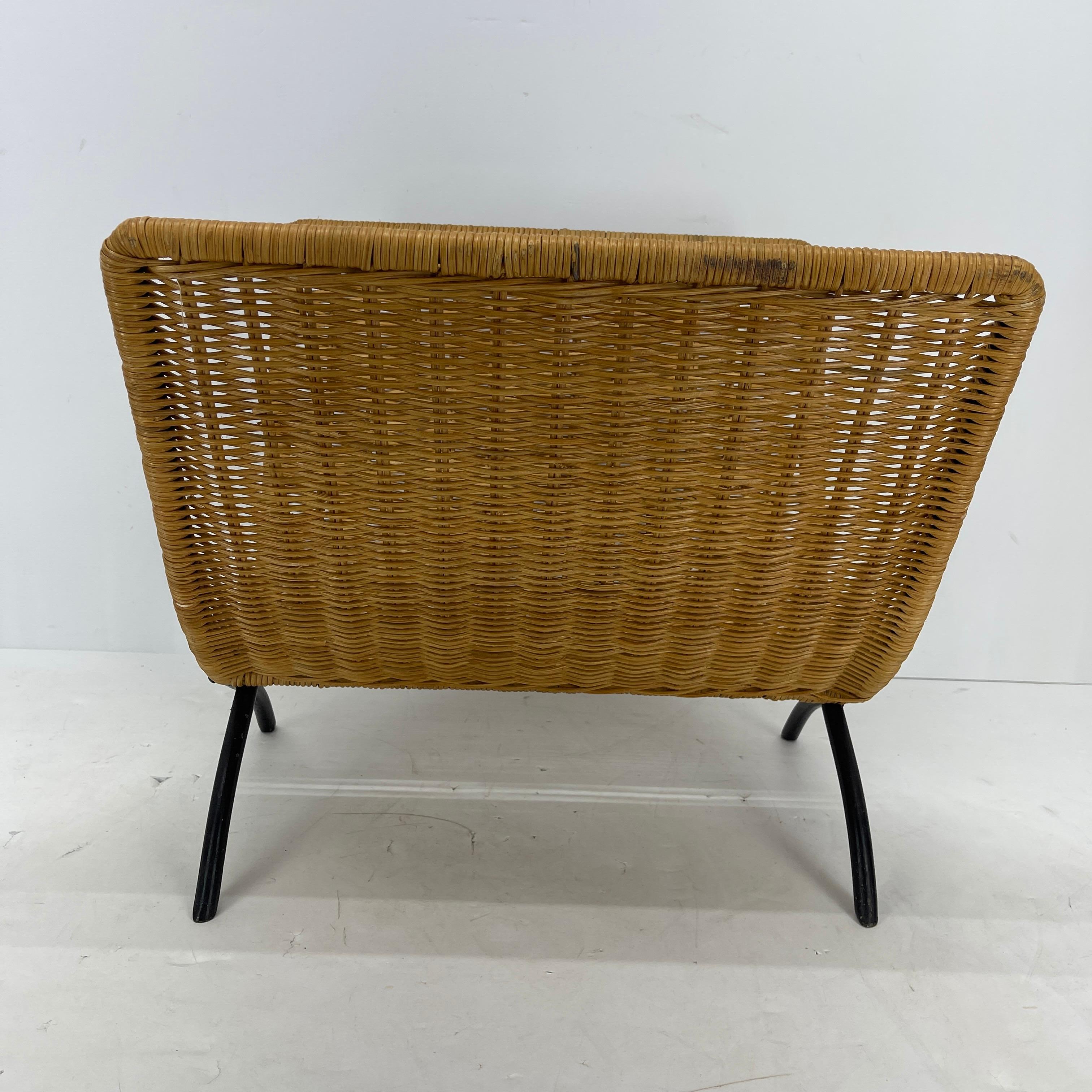 Mid-20th Century Wicker Magazine Rack with Black Metal Feet, Jacques Adnet, Mid-Century Modern