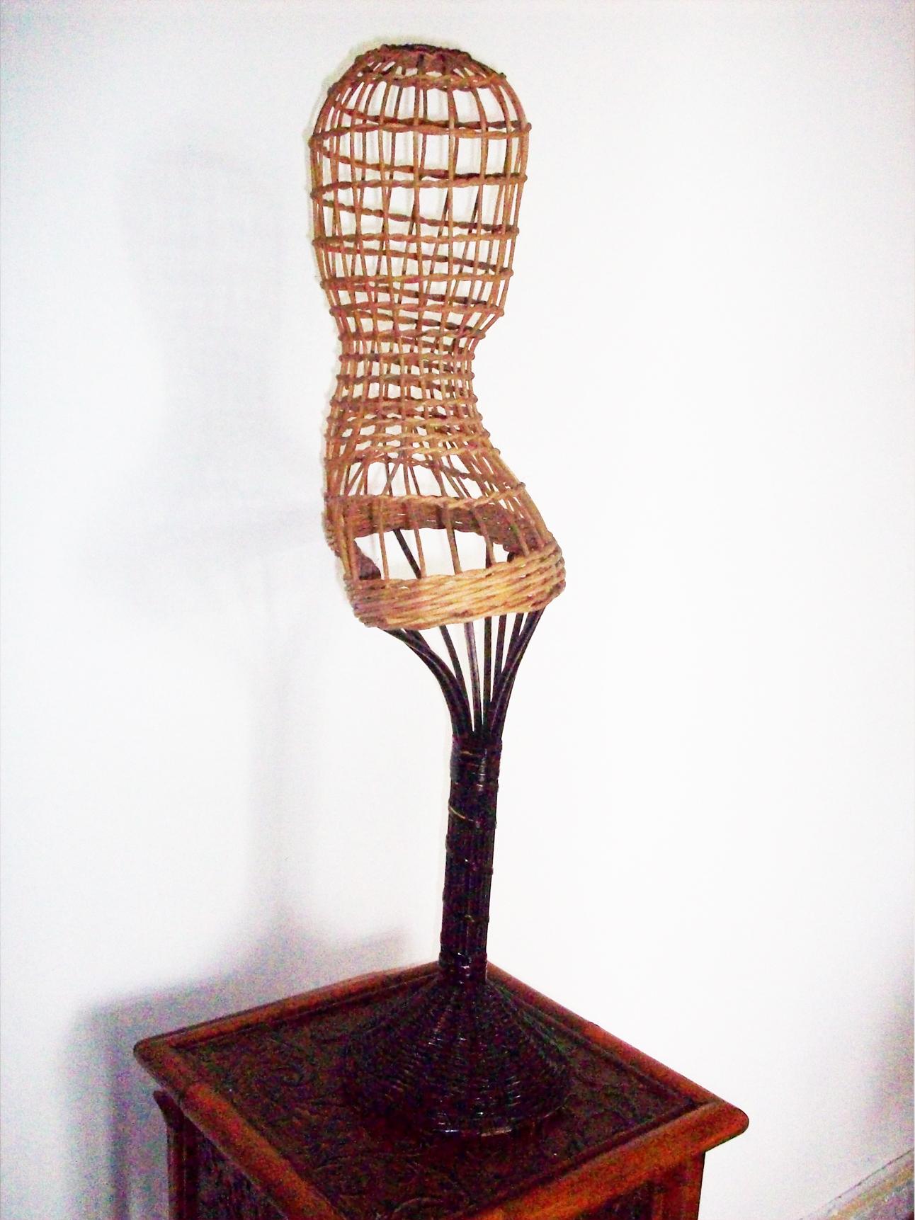 Victorian Wicker Mannequin Head Woven in Natural Color and Black Color on The Base For Sale
