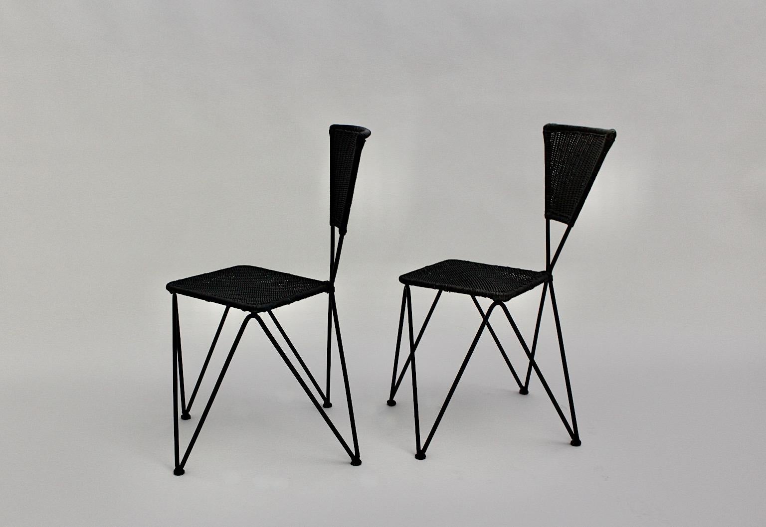 Vintage-Esszimmerstühle oder Stühle aus Korbweide und Metall, Sonett Wien, um 1950 (Österreichisch) im Angebot
