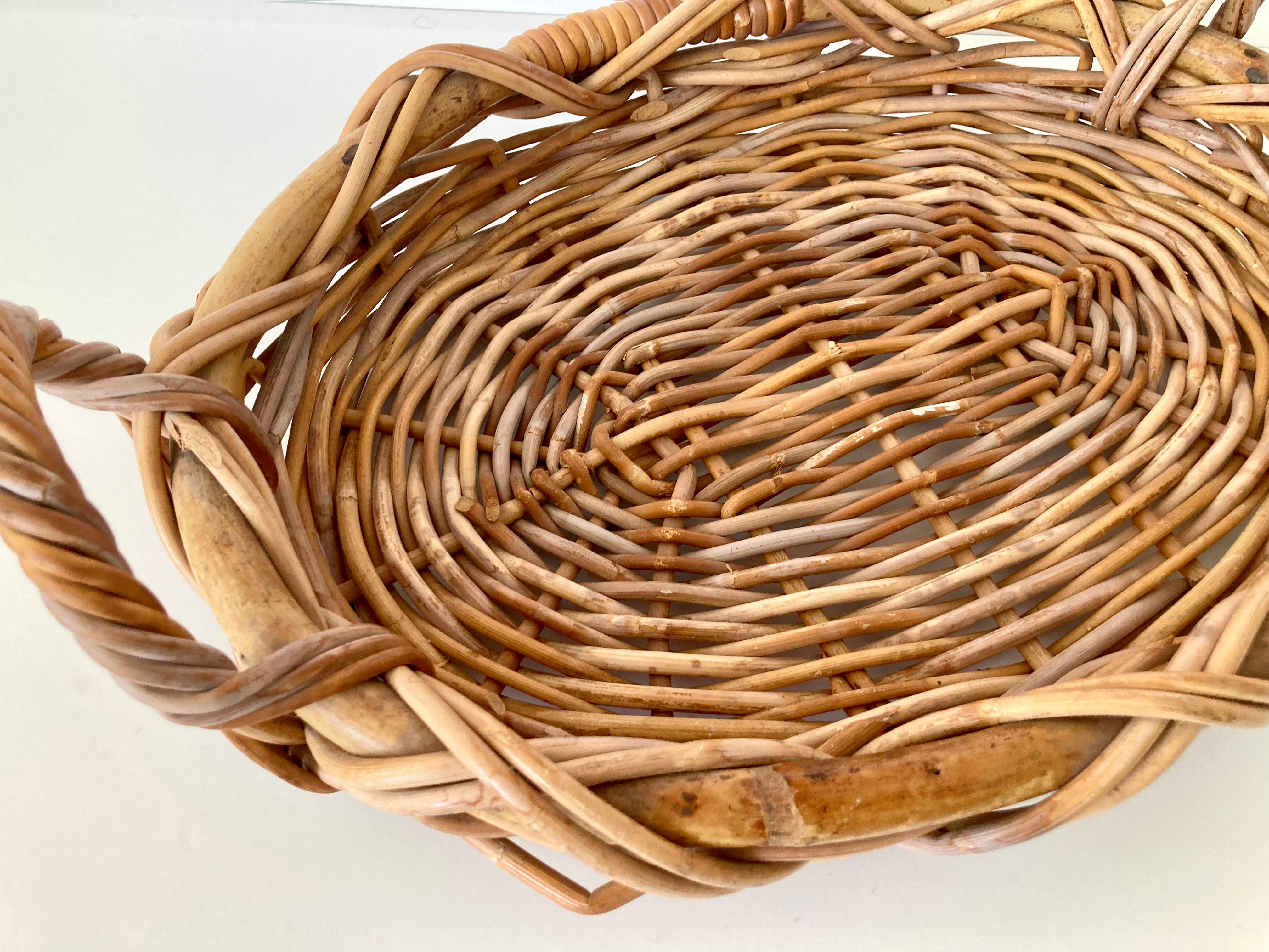 Wicker Oval Breakfast Tray For Sale 3