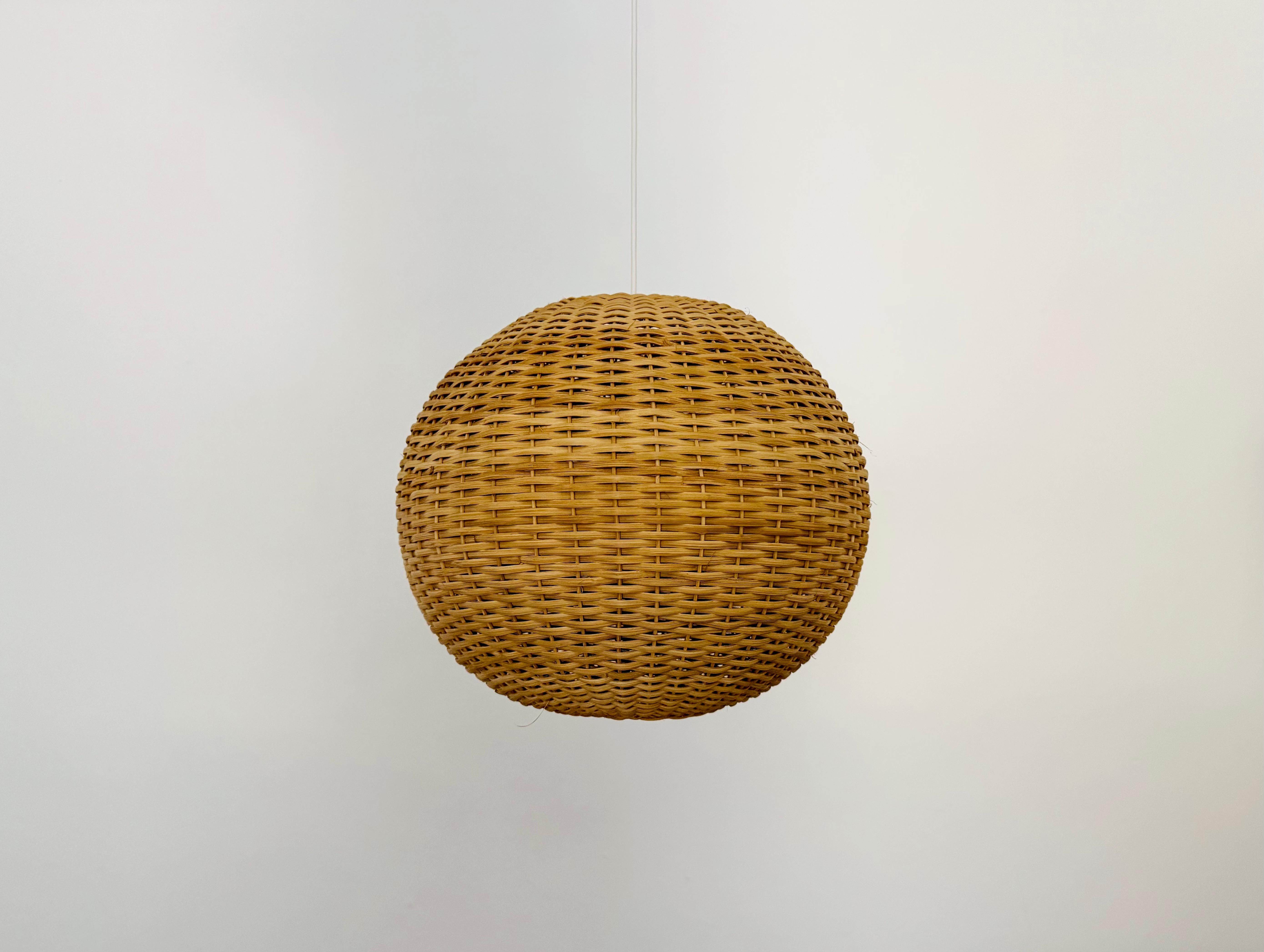 Mid-Century moderno Wicker Pendant Lamp in vendita