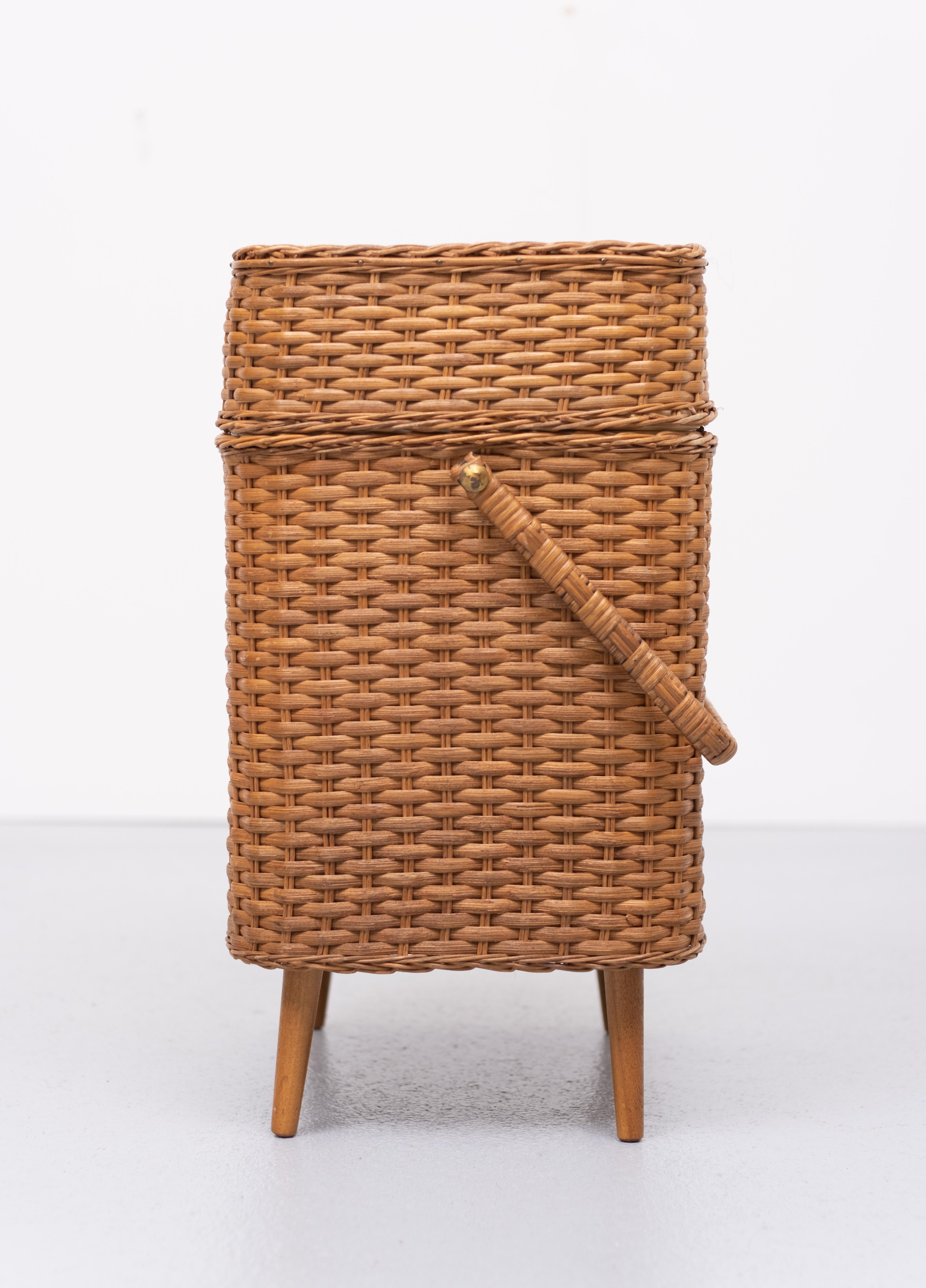 Wicker Picnic Basket 1960s, Holland 5