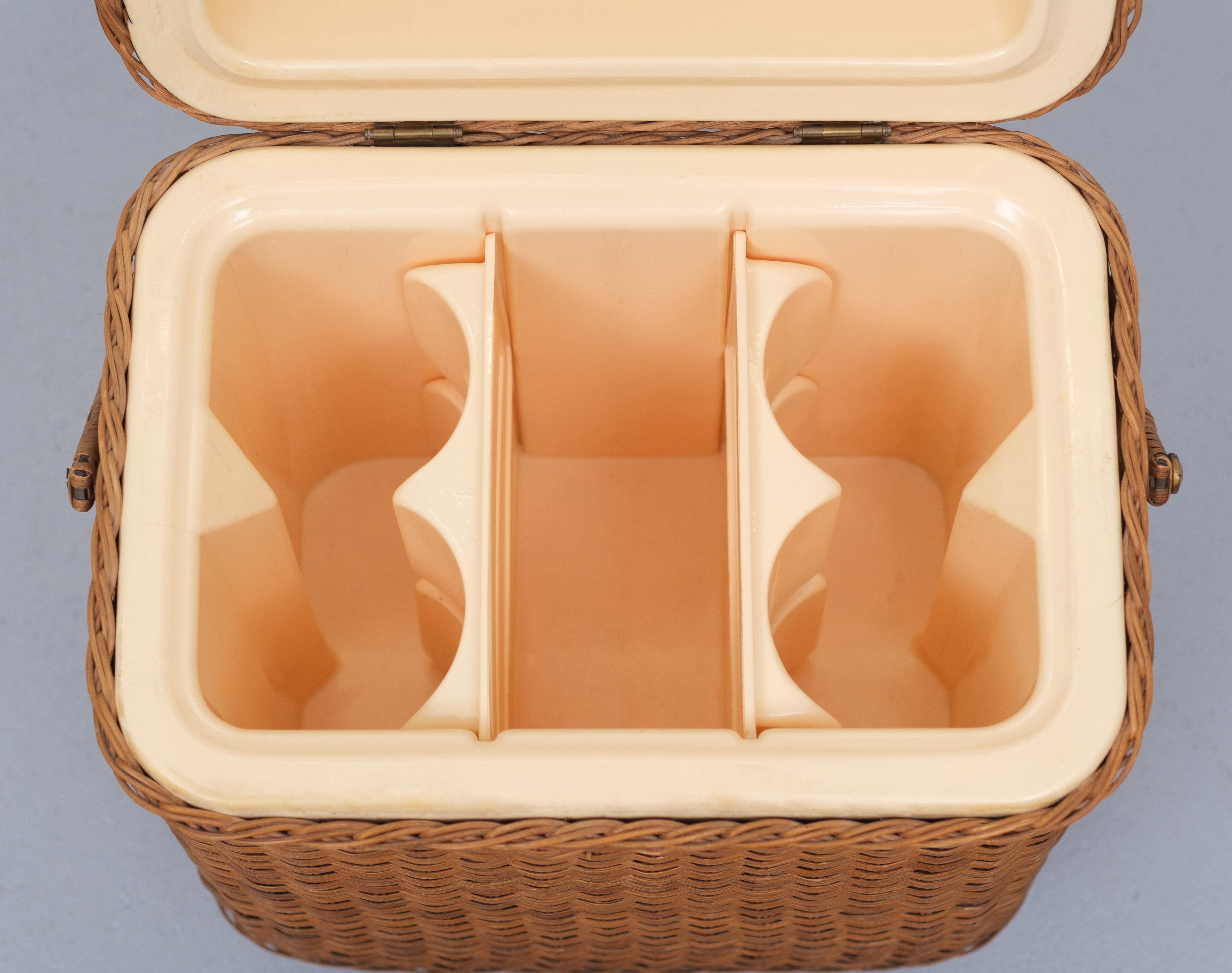 Mid-20th Century Wicker Picnic Basket 1960s, Holland