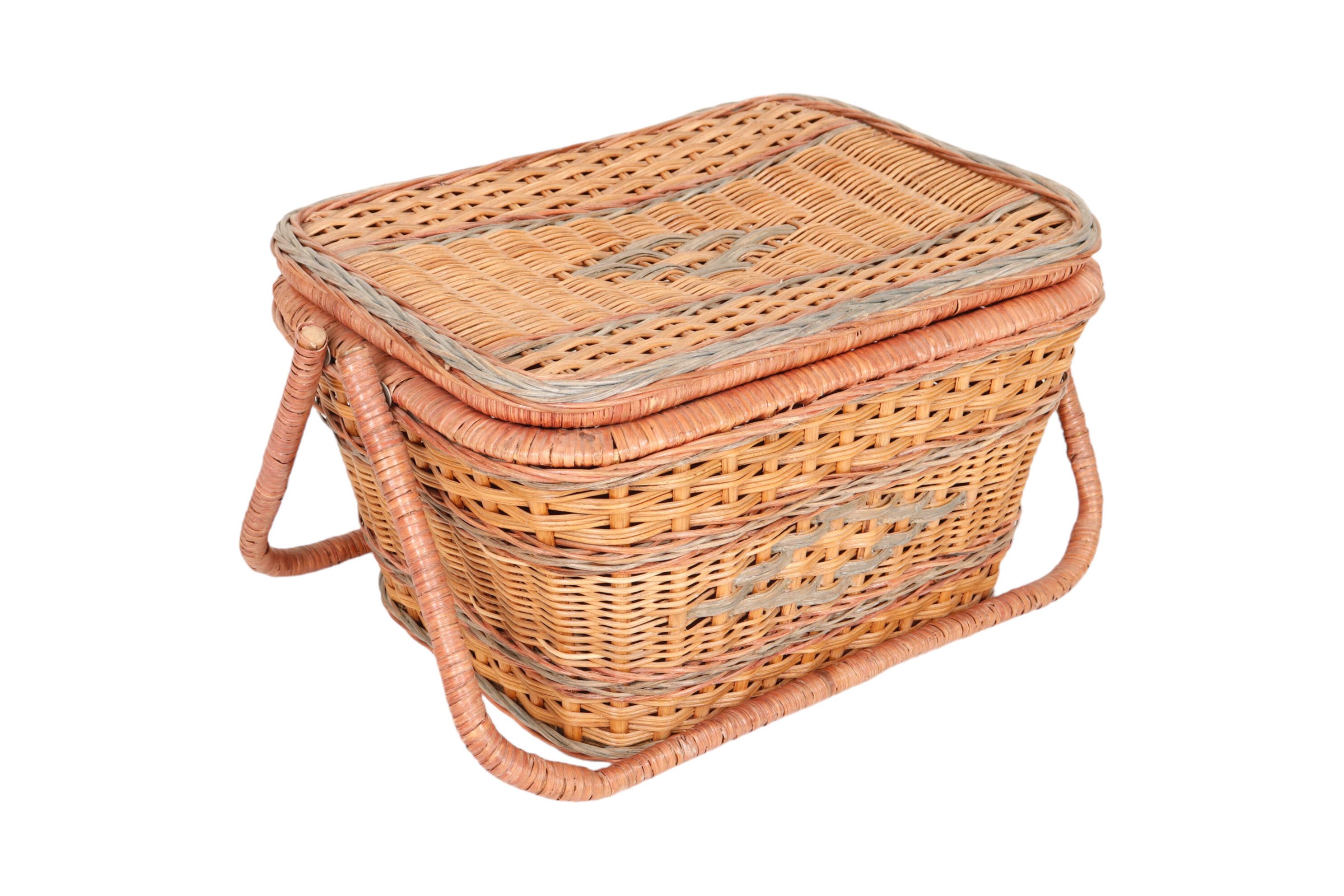 Rustic Wicker Picnic Hamper Basket For Sale