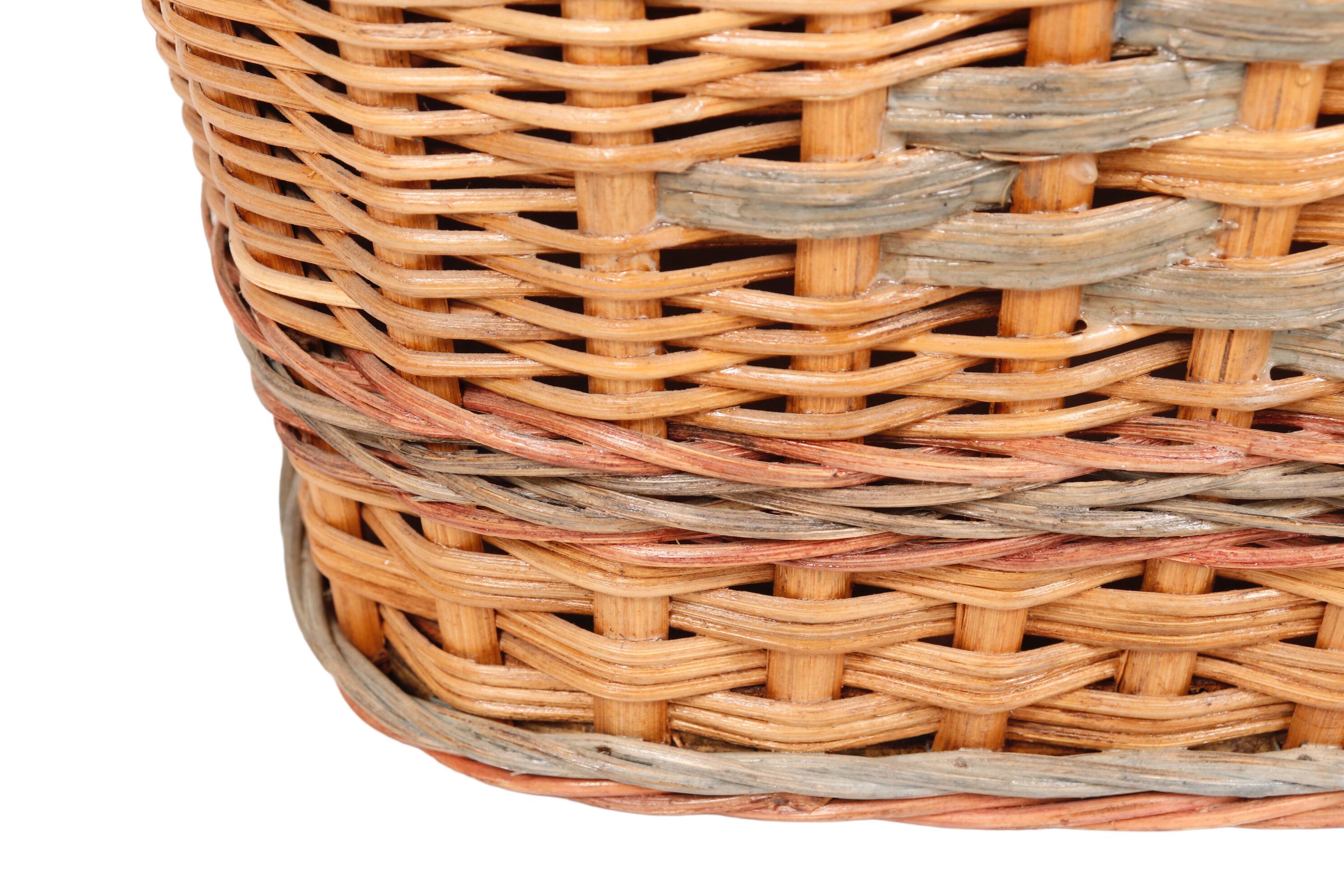 Wicker Picnic Hamper Basket For Sale 1