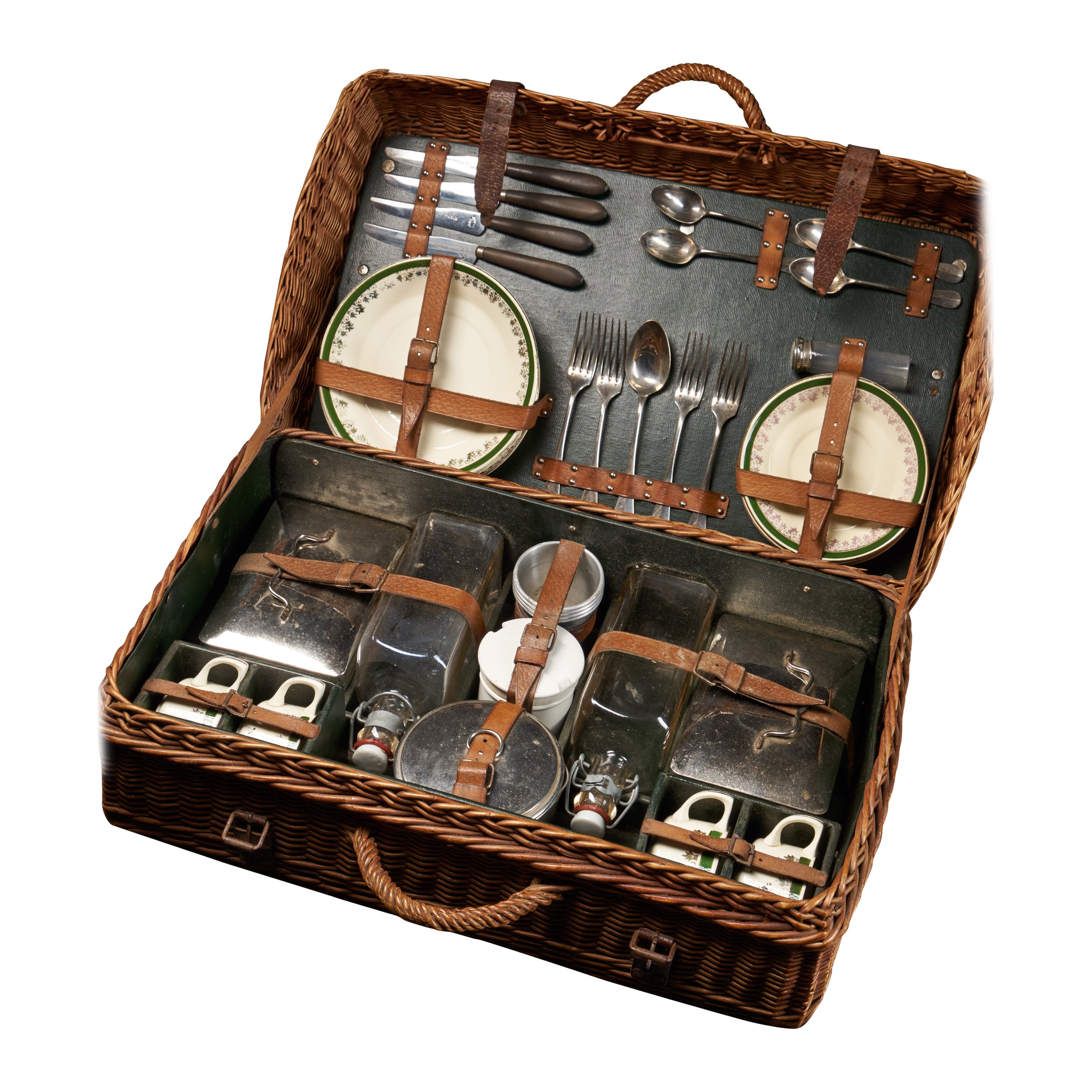 Wicker Picnic Hamper Complete with Ceramic Plates and Cups De Choisy-Le Roi