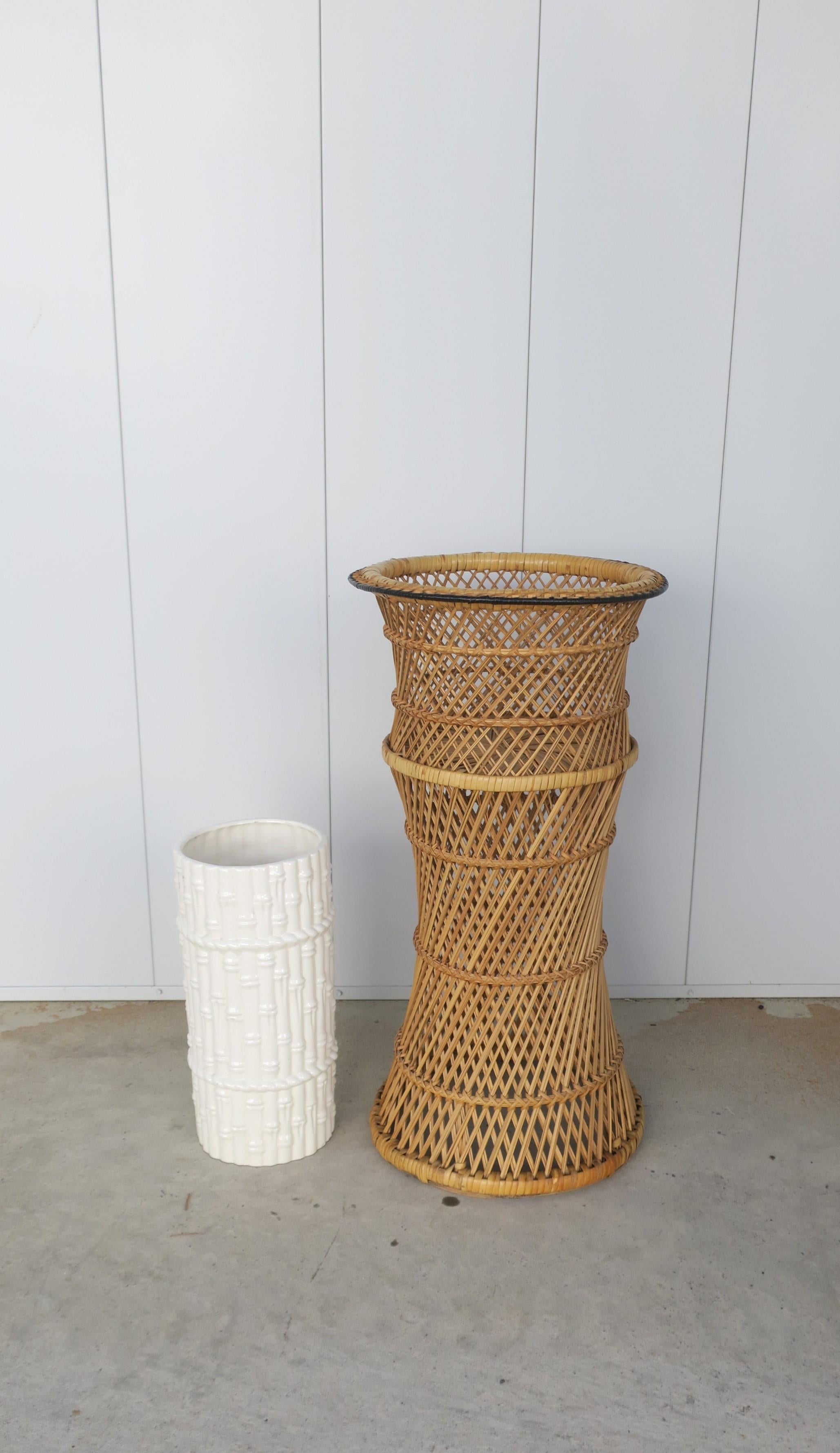 Wicker Plant Flowerpot Planter Holder Stand Cachepot Jardinière  In Good Condition For Sale In New York, NY