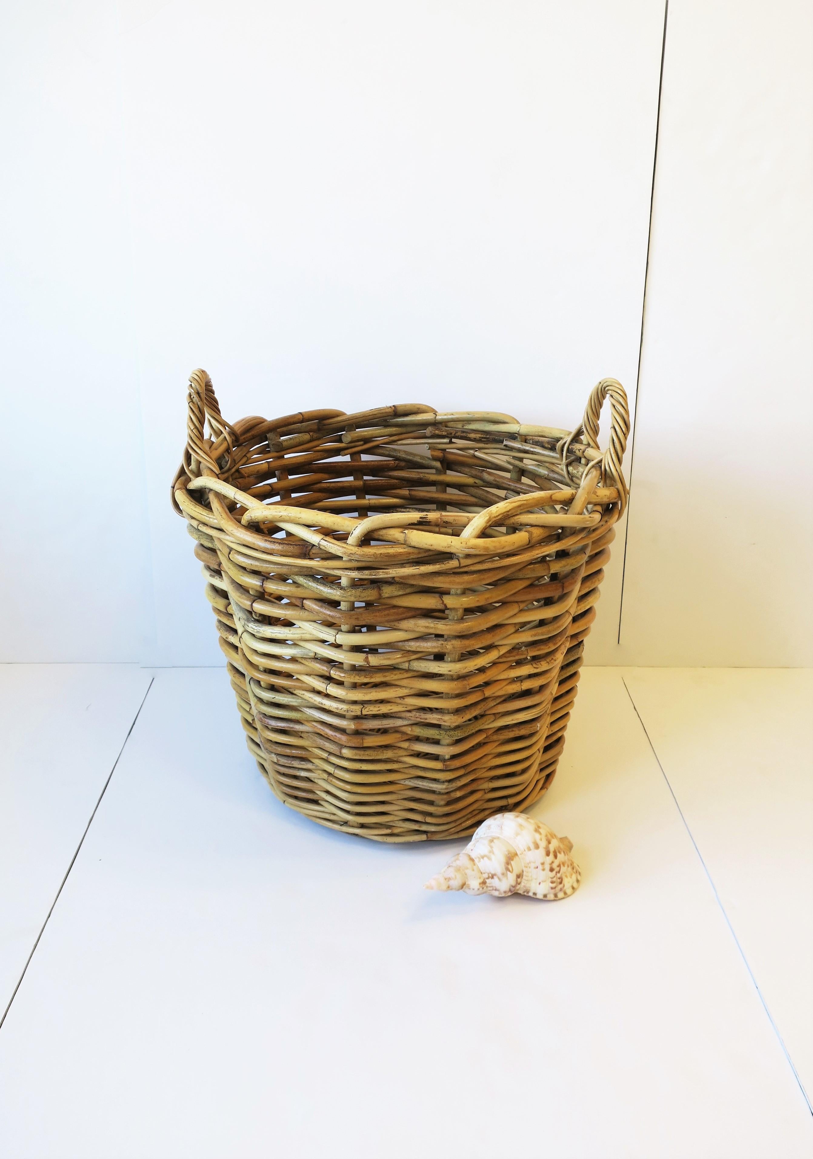 Wicker Rattan Basket with Handles In Good Condition In New York, NY
