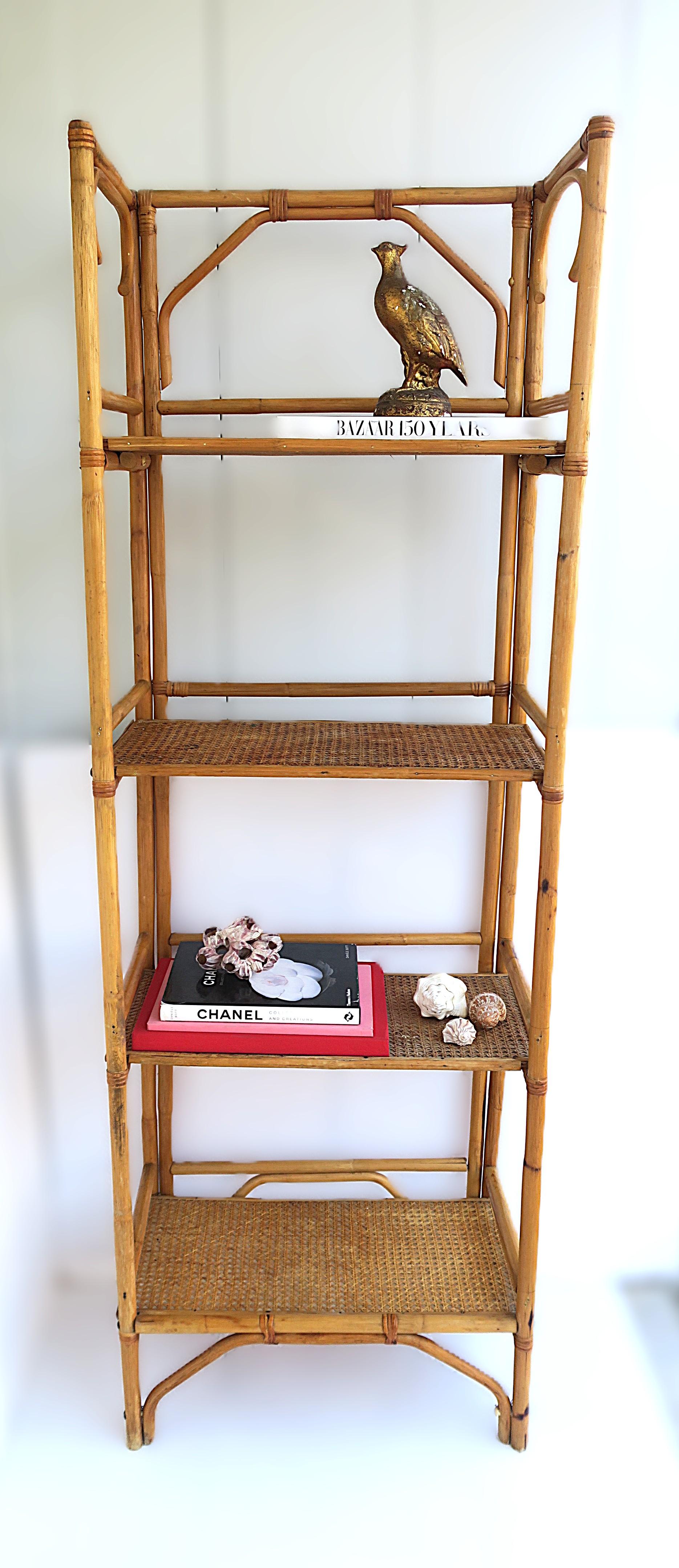 XX secolo Libreria Étagère in vimini e canna di rattan in vendita